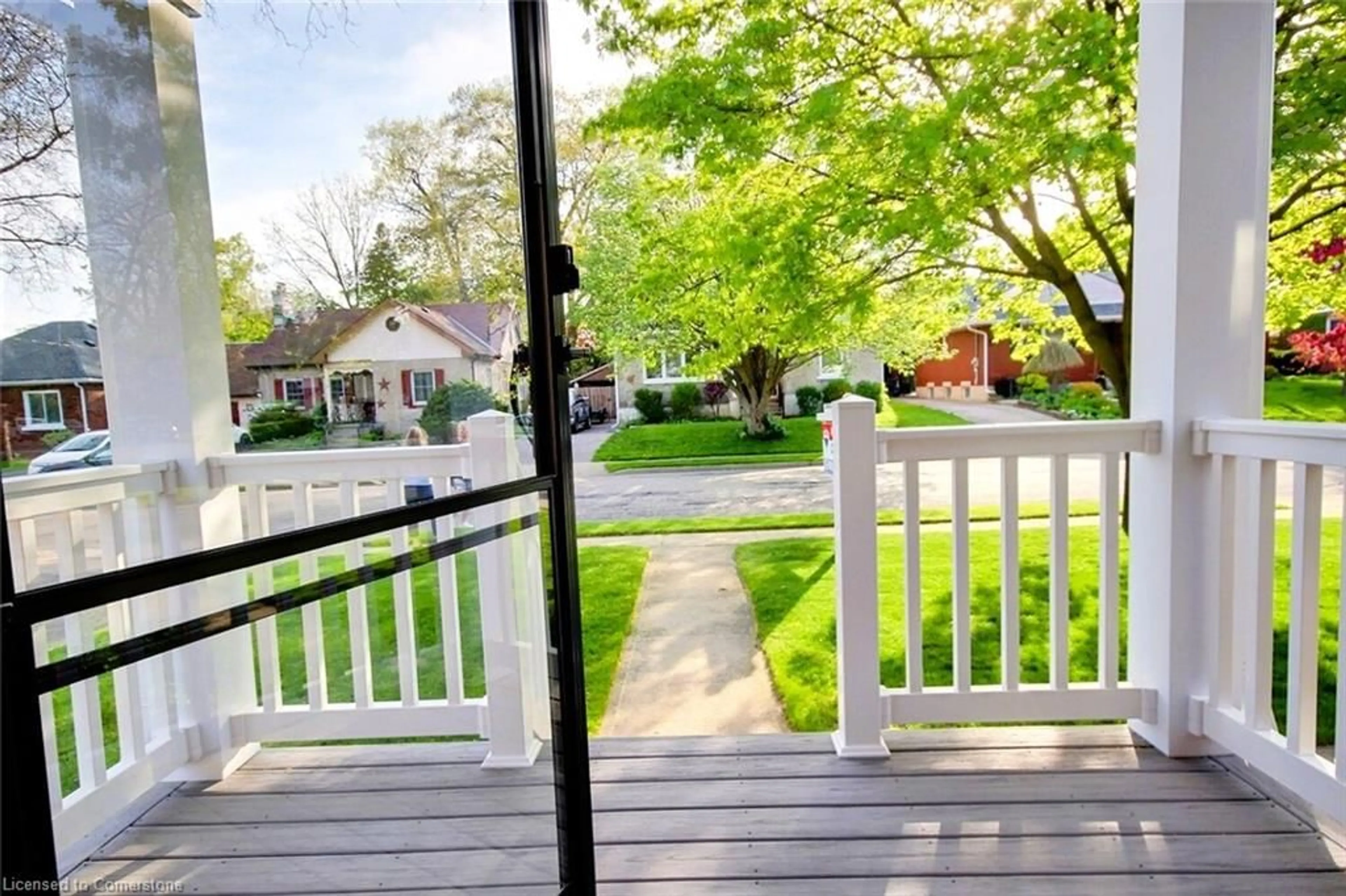 Patio, street for 9 Dudhope Ave, Cambridge Ontario N1R 4S9