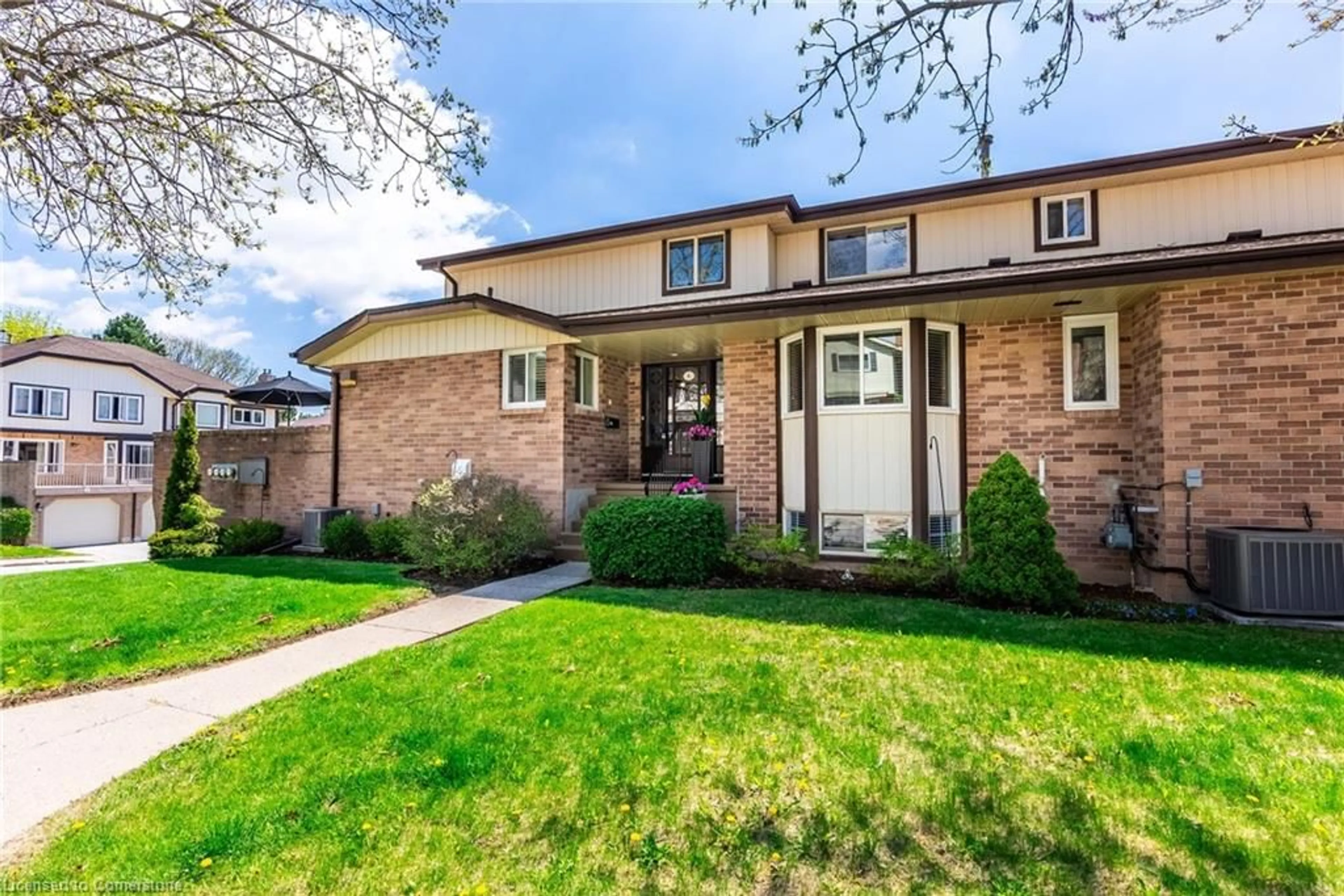 Home with brick exterior material, street for 1508 Upper Middle Rd #6, Burlington Ontario L7P 4M5