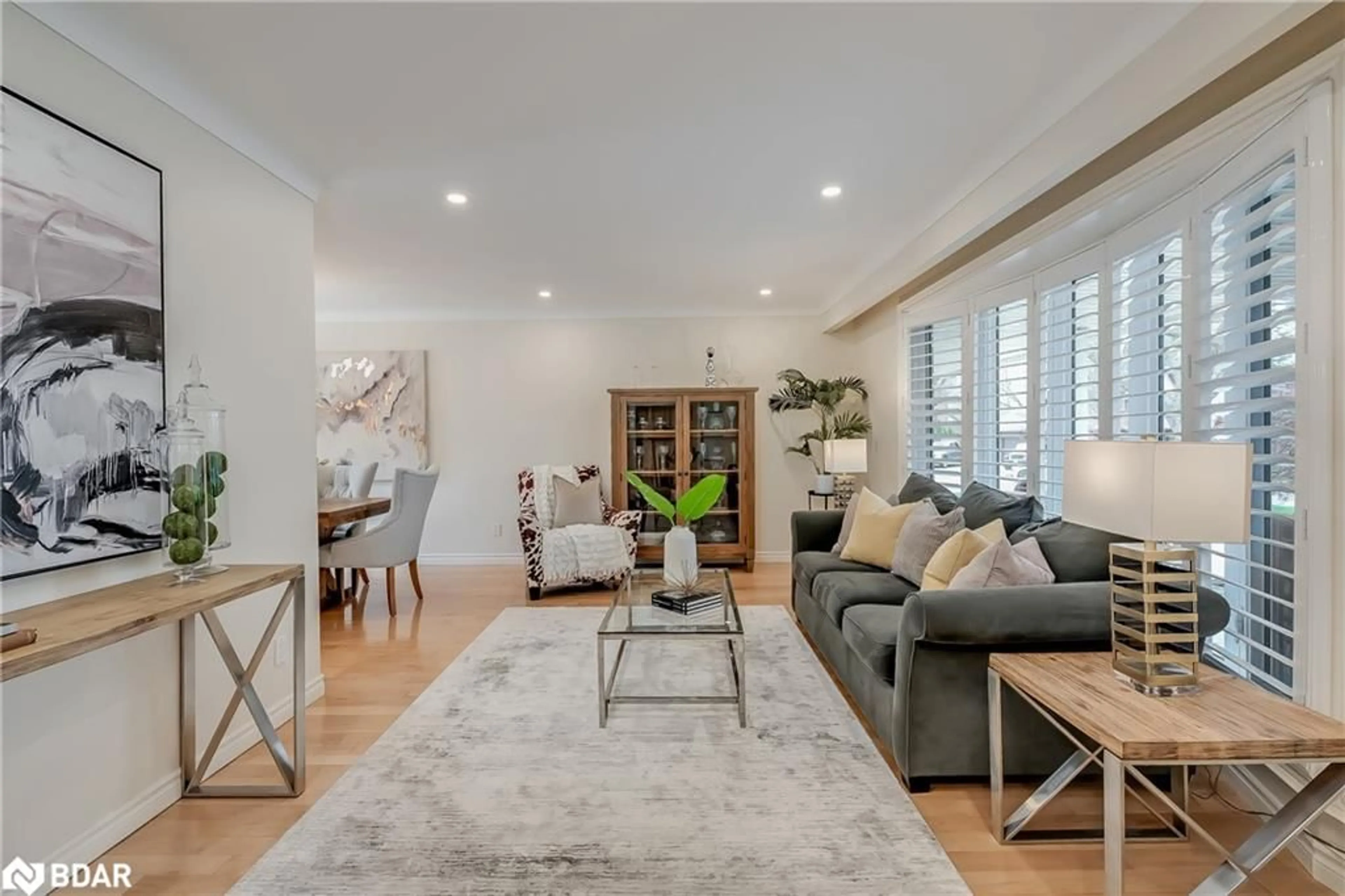 Living room with furniture, unknown for 3387 Regal Rd, Burlington Ontario L7N 1L9