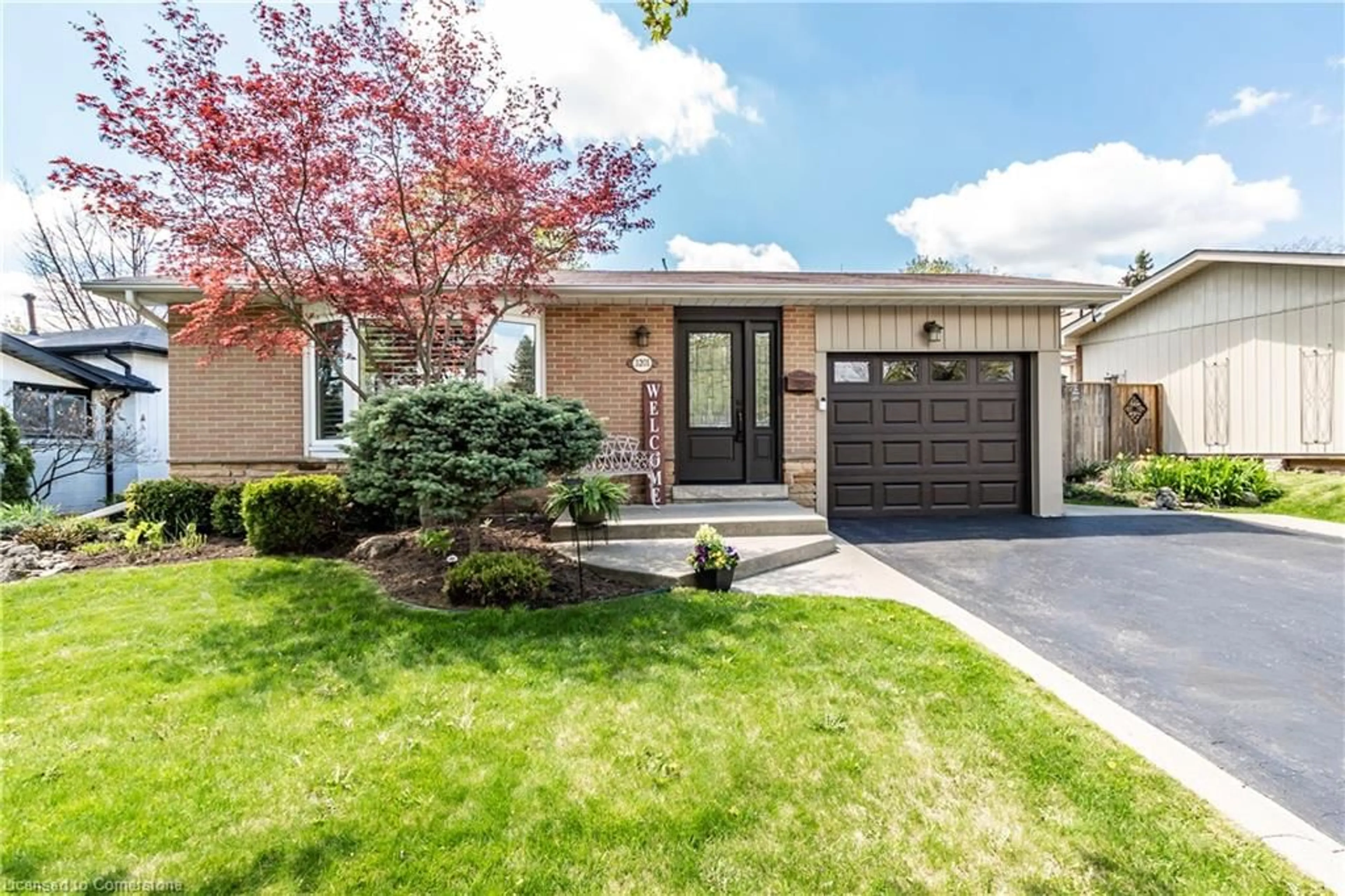 Home with brick exterior material, street for 3201 Centennial Dr, Burlington Ontario L7M 1C3