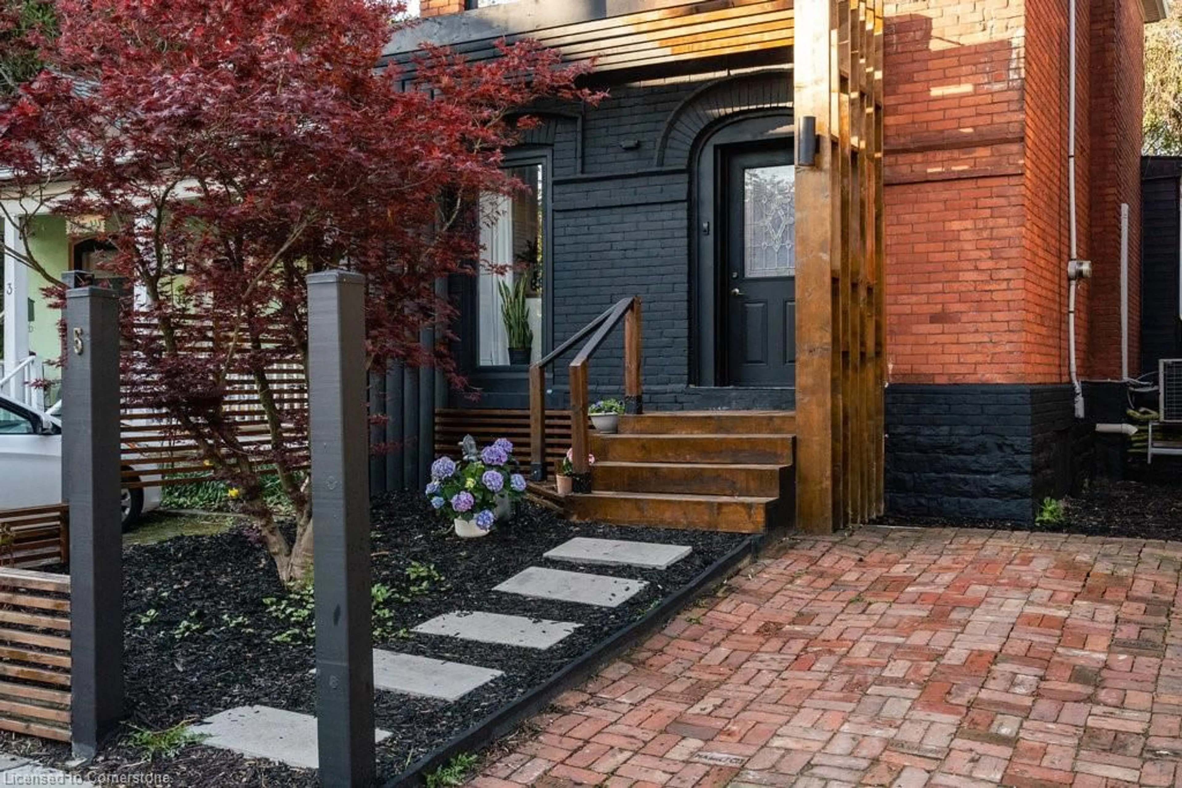 Unknown for 5 Pine St, Hamilton Ontario L8P 2A2