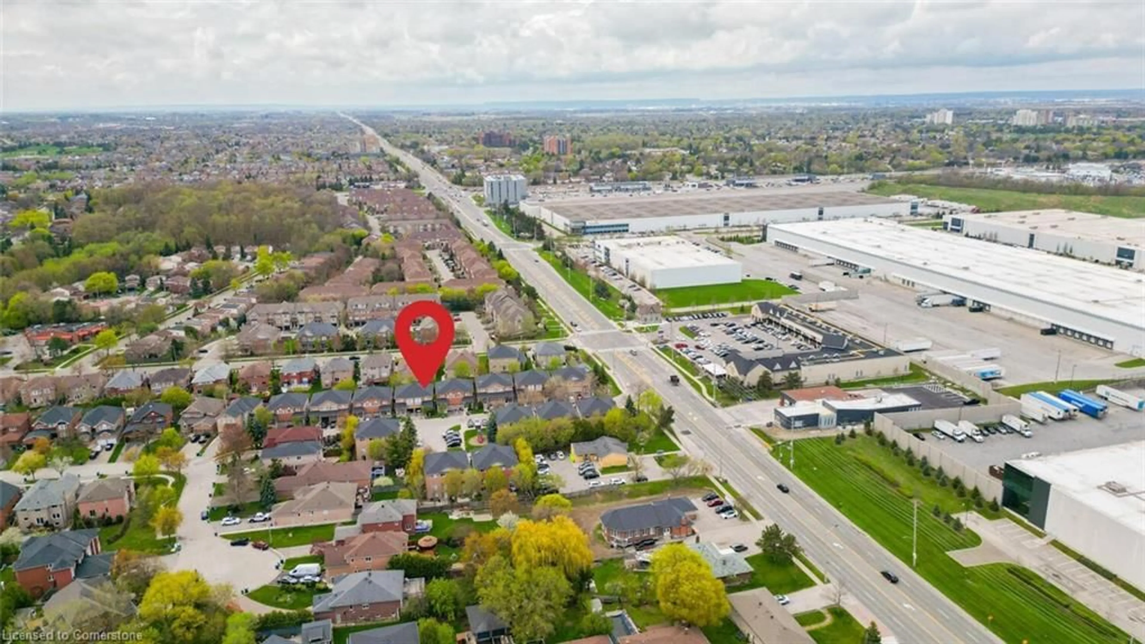 A pic from outside/outdoor area/front of a property/back of a property/a pic from drone, street for 2270 Britannia Rd #18, Mississauga Ontario L5M 2G8