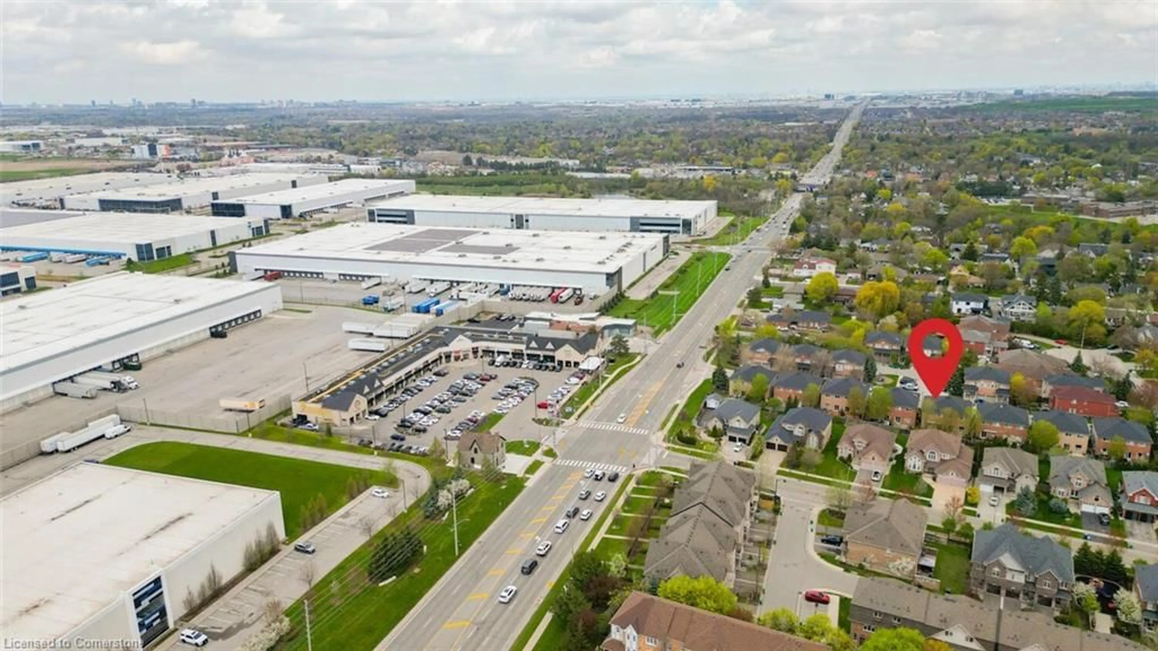 A pic from outside/outdoor area/front of a property/back of a property/a pic from drone, street for 2270 Britannia Rd #18, Mississauga Ontario L5M 2G8