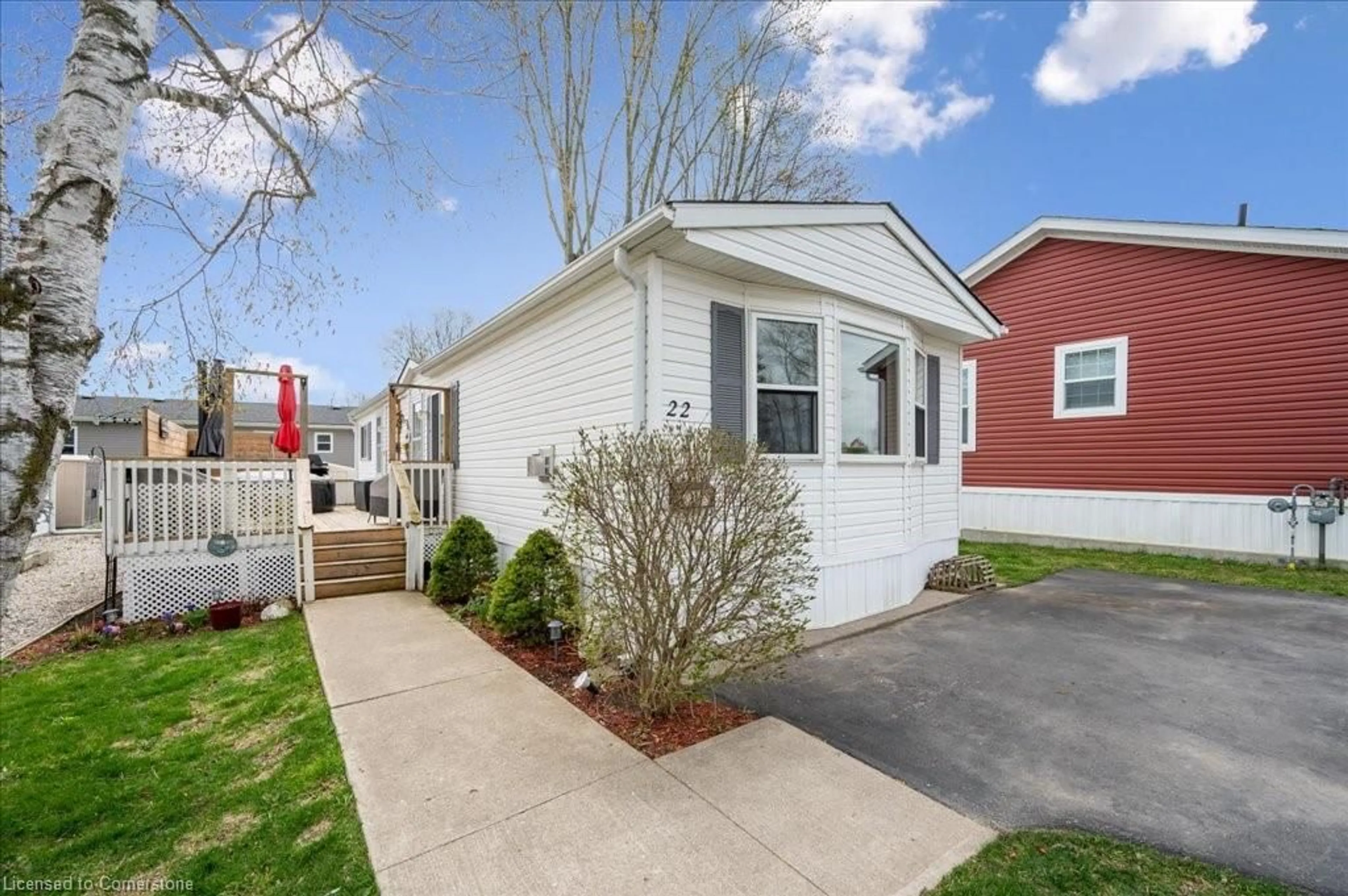 Home with vinyl exterior material, street for 22 Olympia Avenue Pvt, Puslinch Ontario N0B 2J0