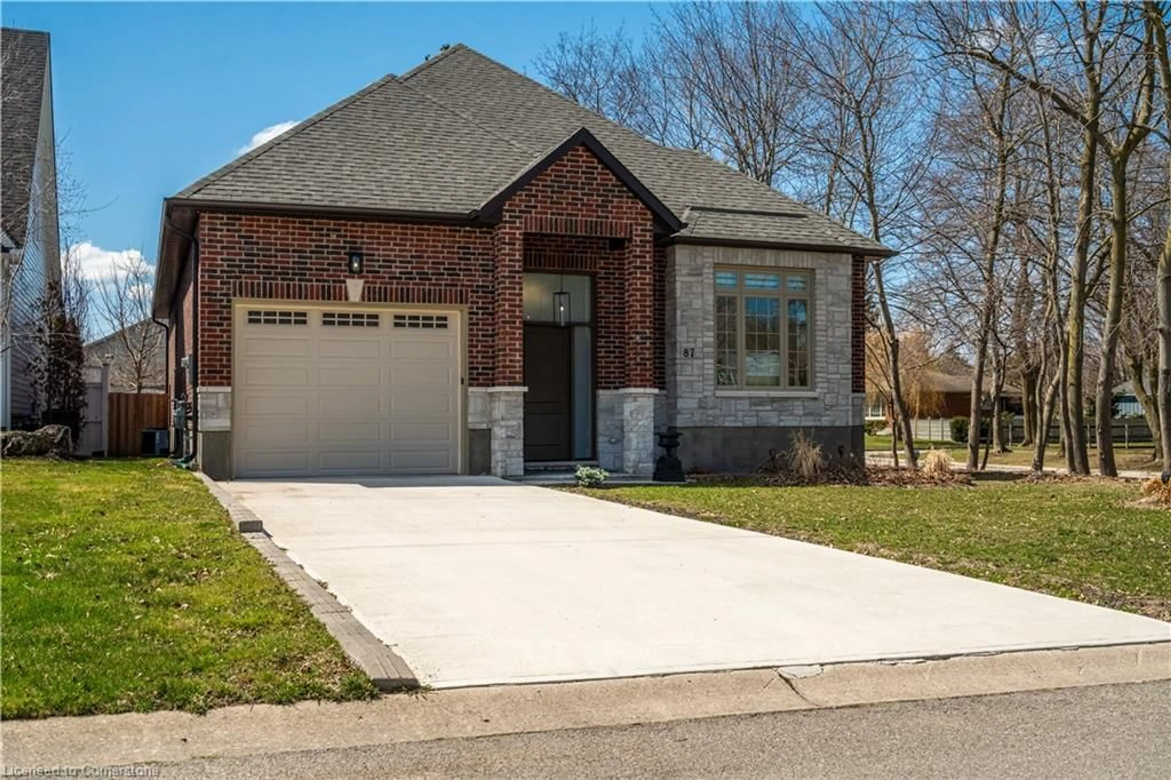 Home with brick exterior material, street for 87 The Promenade, Niagara-on-the-Lake Ontario L0S 1J0