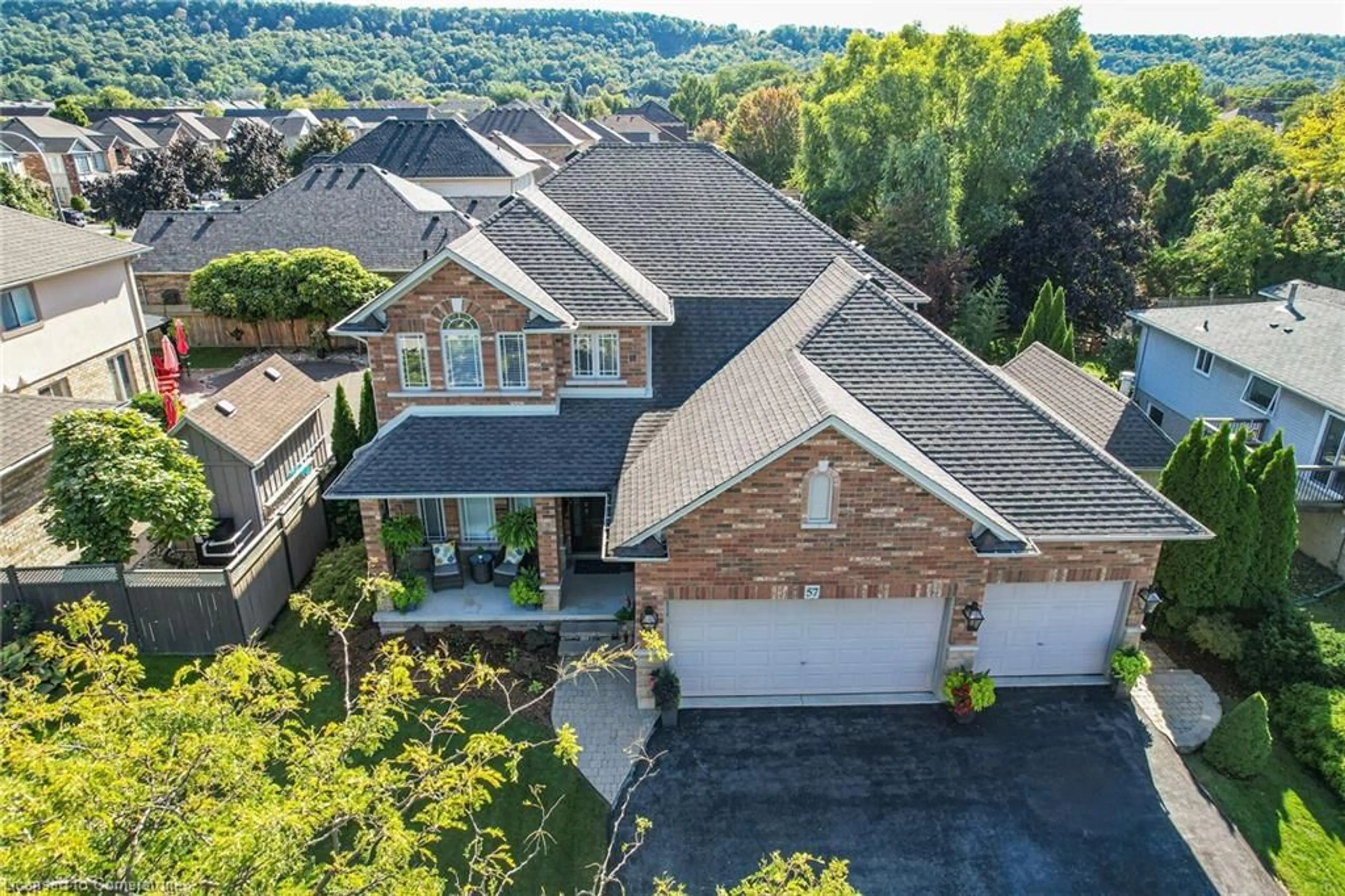 A pic from outside/outdoor area/front of a property/back of a property/a pic from drone, unknown for 57 Gage St, Grimsby Ontario L3M 3Y7