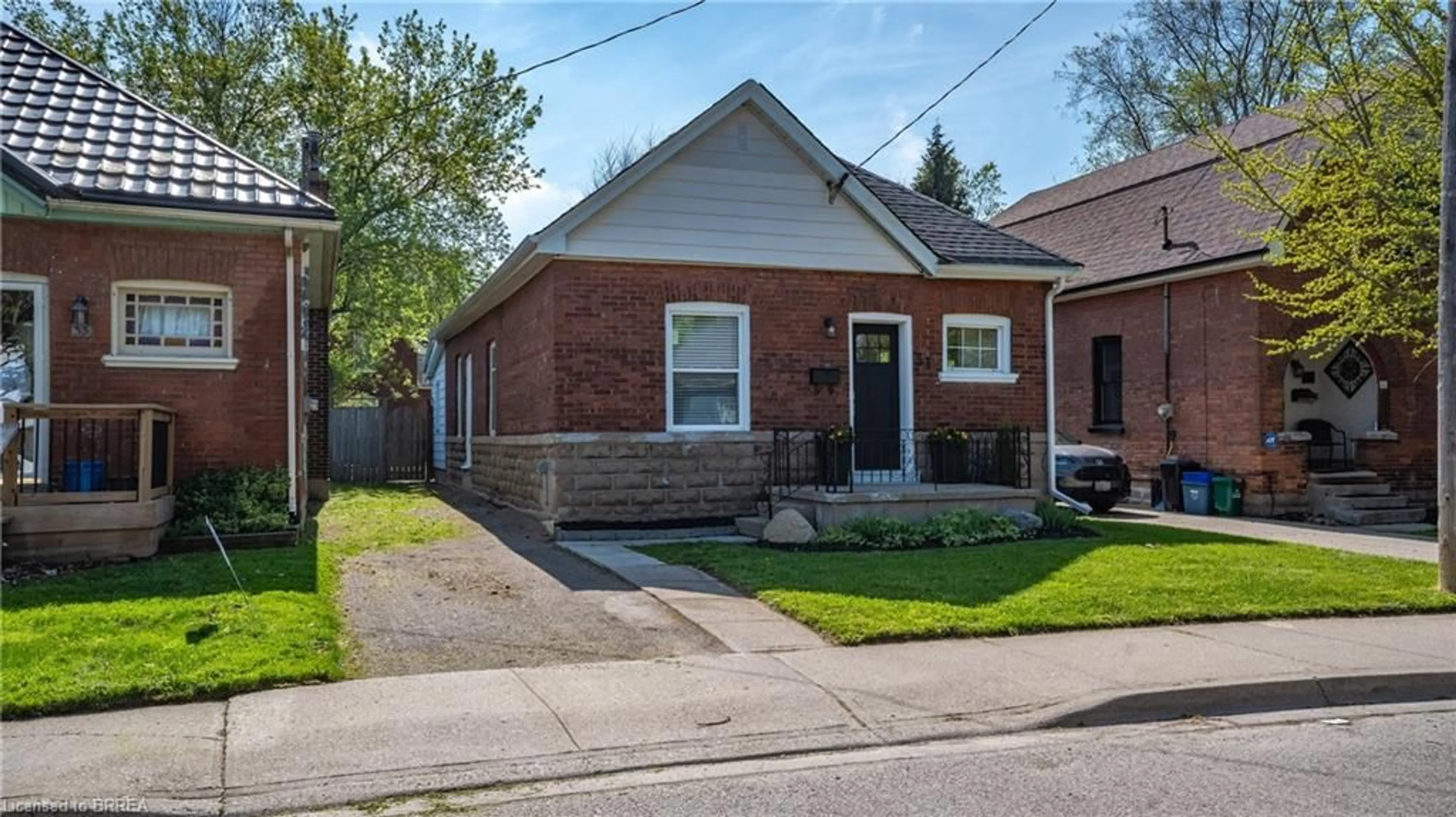 Home with brick exterior material, street for 31 Foster St, Brantford Ontario N3S 2A9