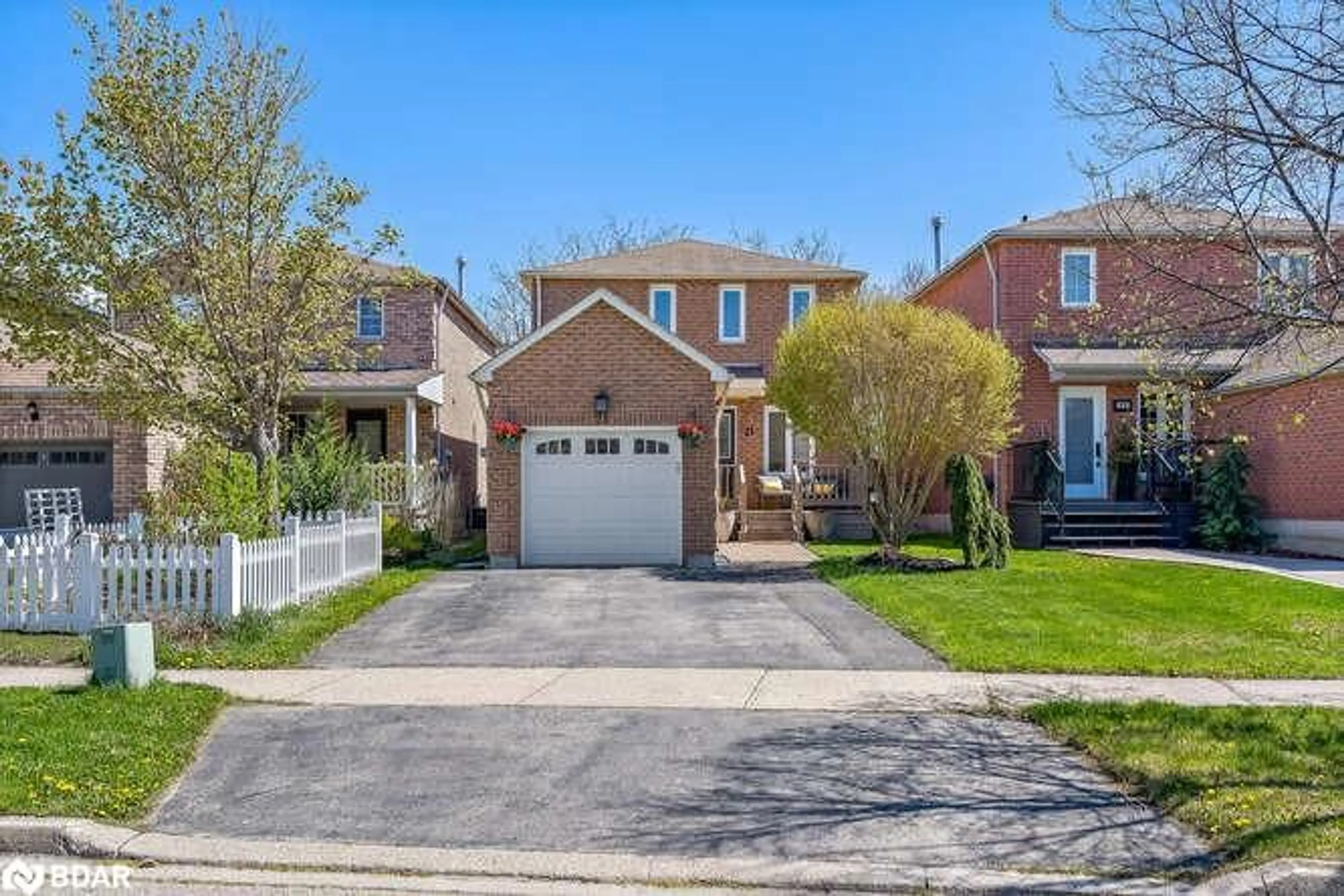 Home with brick exterior material, street for 21 Mckinnon Ave, Georgetown Ontario L7G 5H5