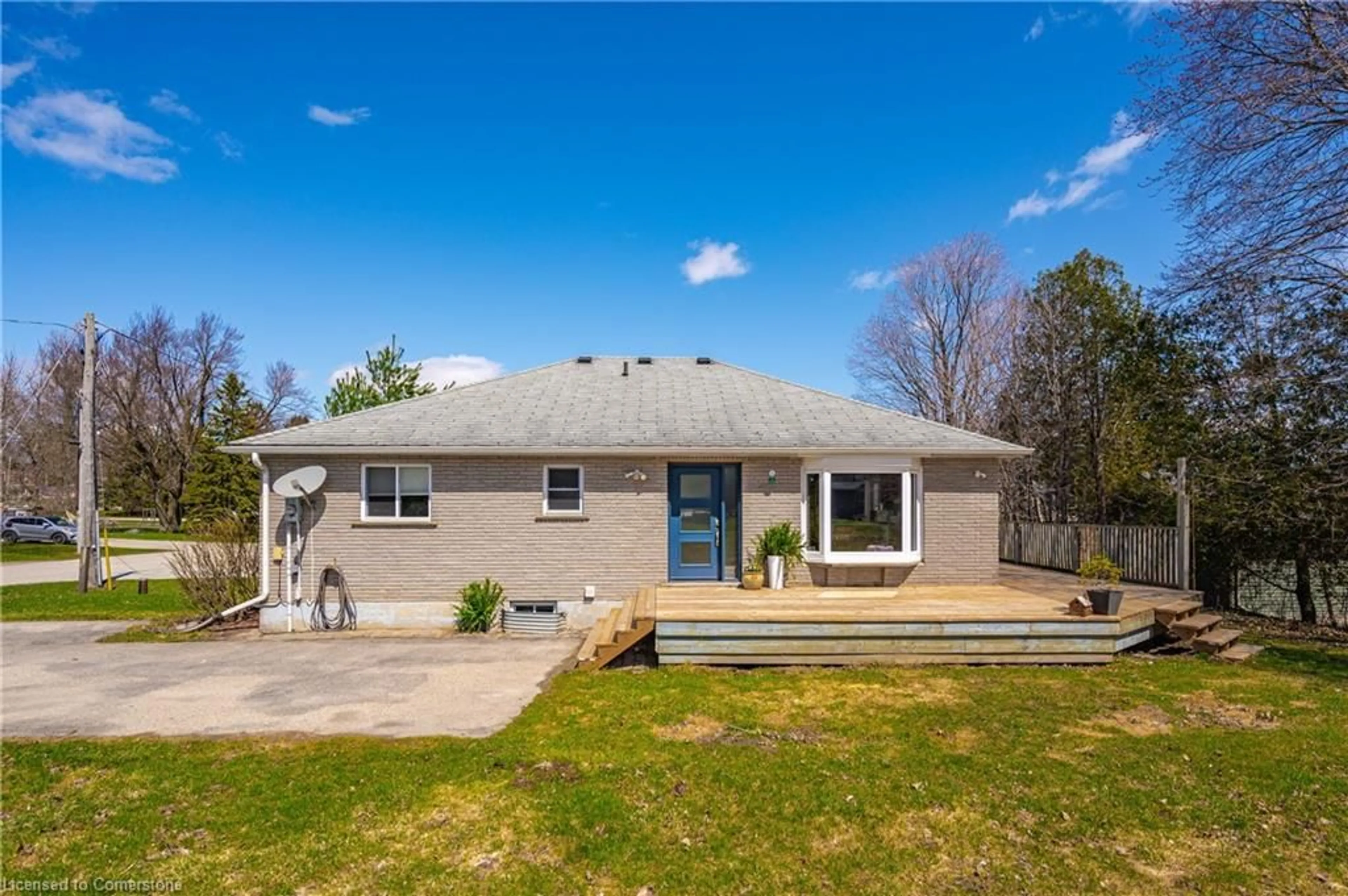 Home with vinyl exterior material, street for 25 Graham St, Alma Ontario N0B 1A0
