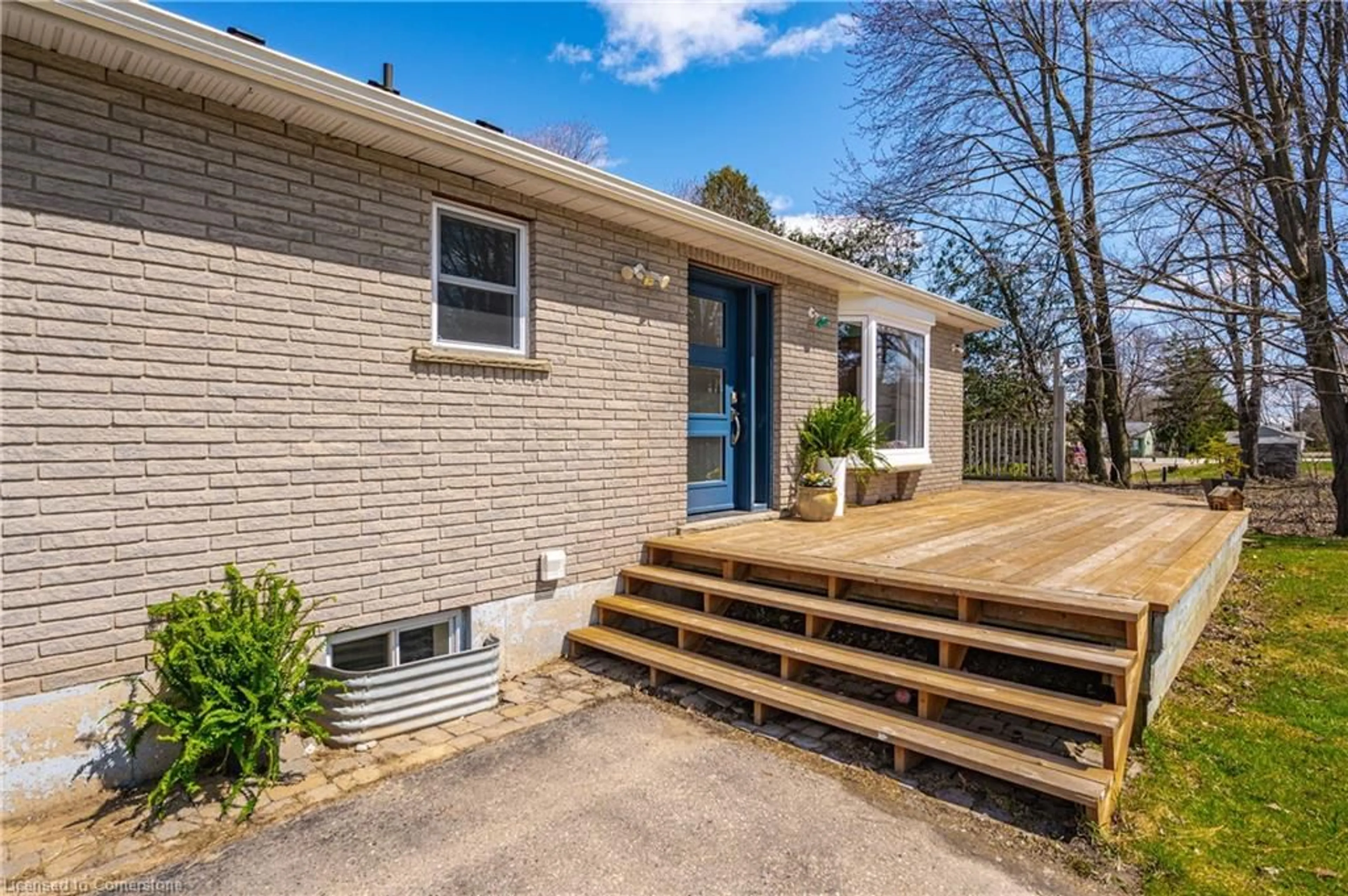 Home with brick exterior material, street for 25 Graham St, Alma Ontario N0B 1A0