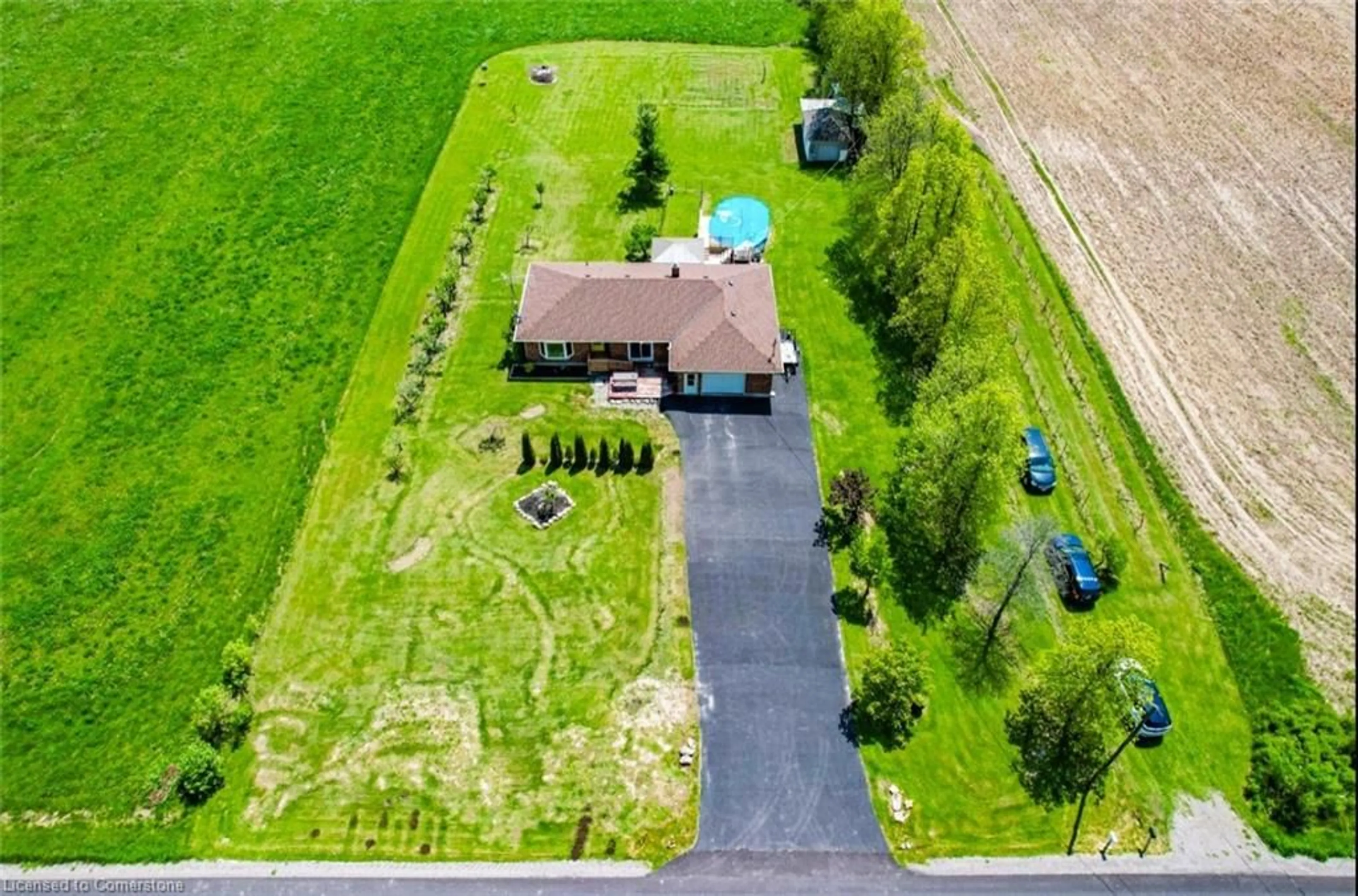 A pic from outside/outdoor area/front of a property/back of a property/a pic from drone, unknown for 5282 Springcreek Rd Rd, Beamsville Ontario L0R 2A0