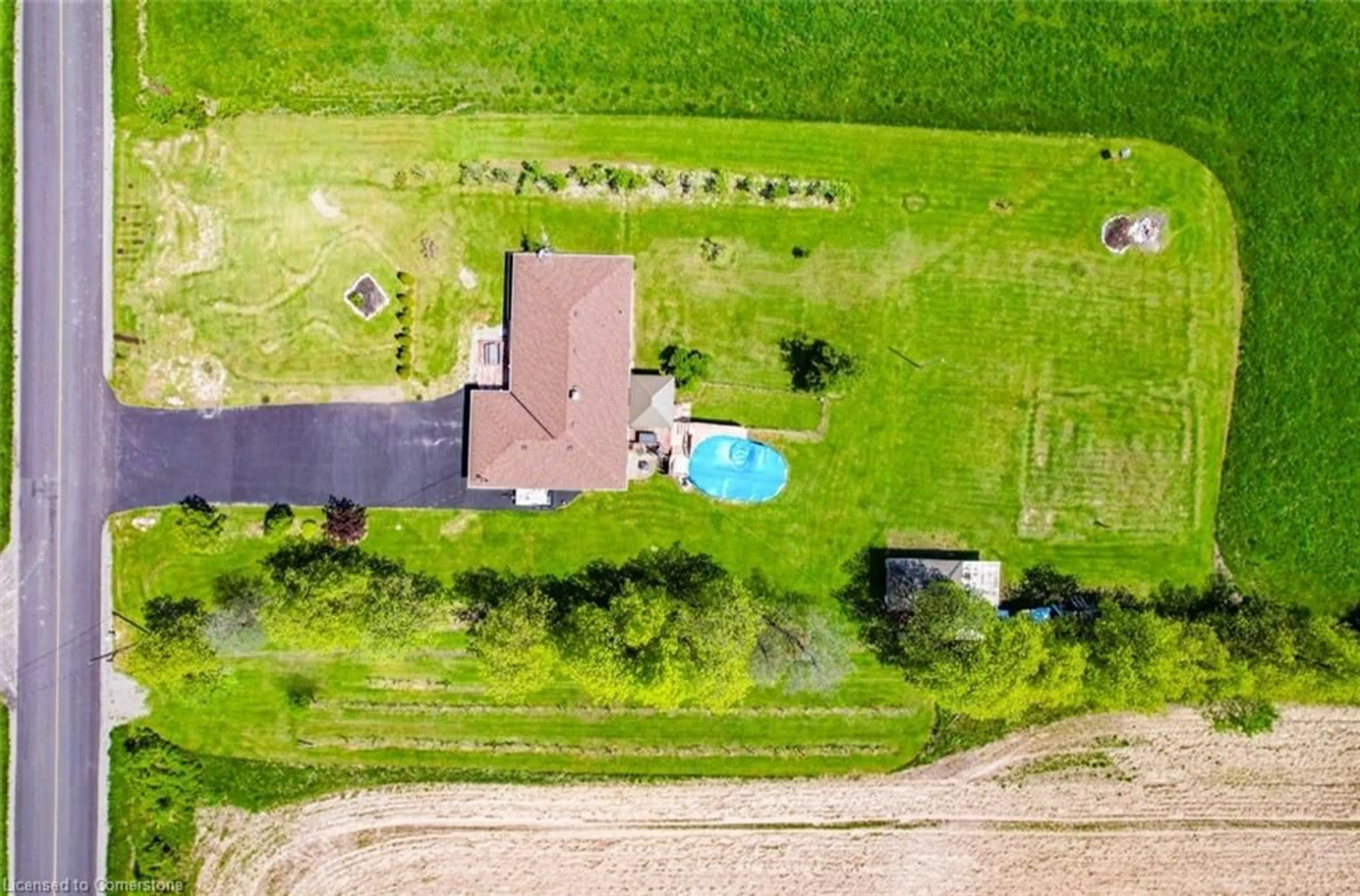 A pic from outside/outdoor area/front of a property/back of a property/a pic from drone, unknown for 5282 Springcreek Rd Rd, Beamsville Ontario L0R 2A0