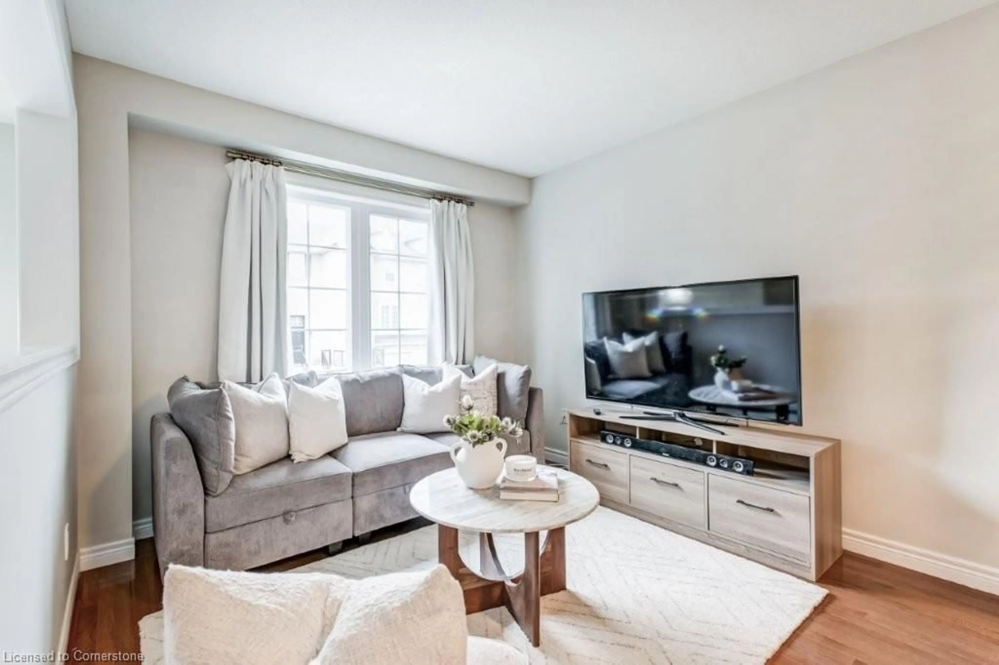 Living room with furniture, unknown for 2280 Baronwood Dr #61, Oakville Ontario L6M 5J8