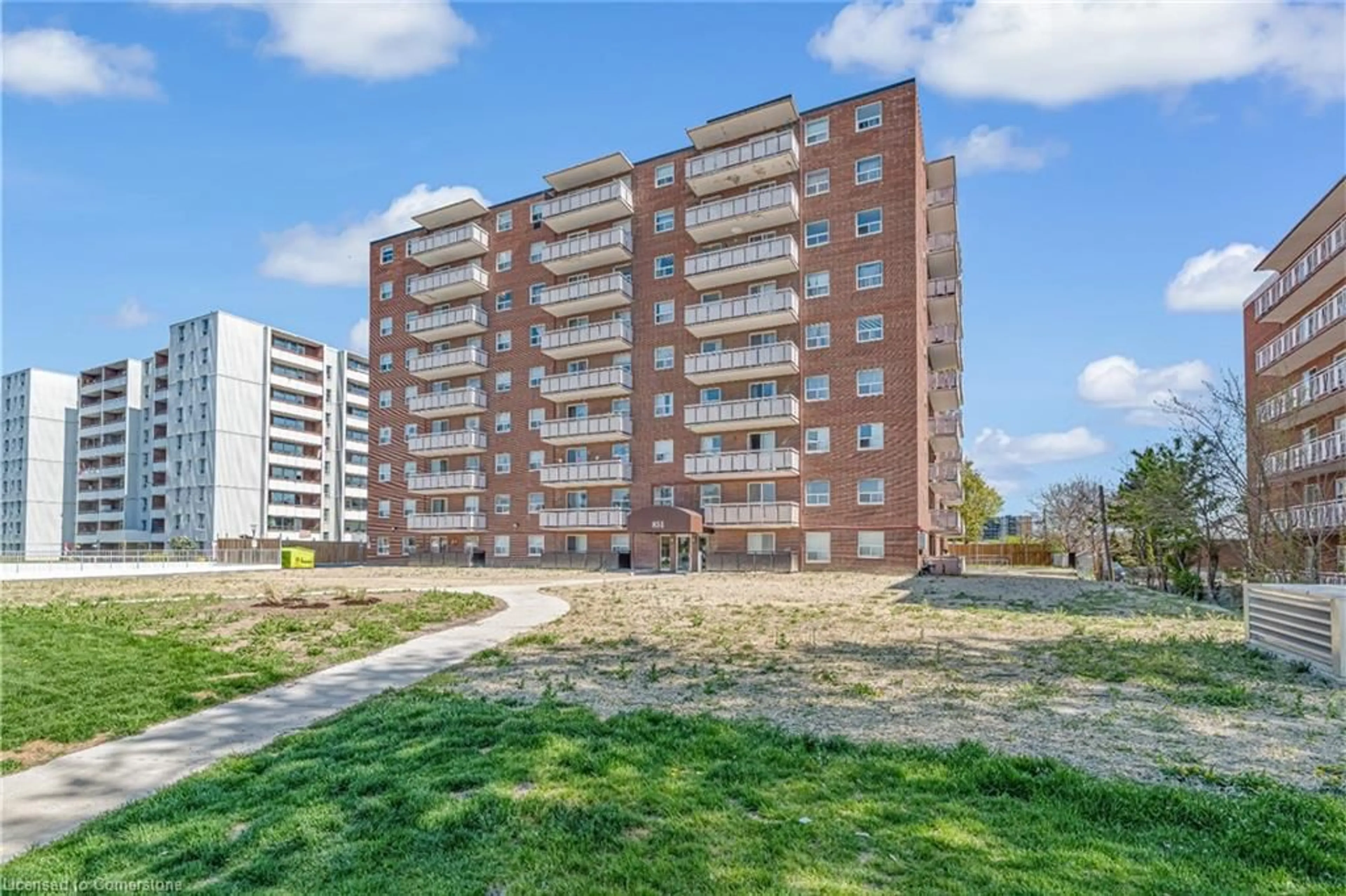 A pic from outside/outdoor area/front of a property/back of a property/a pic from drone, building for 851 Queenston Rd #502, Hamilton Ontario L8G 1B4