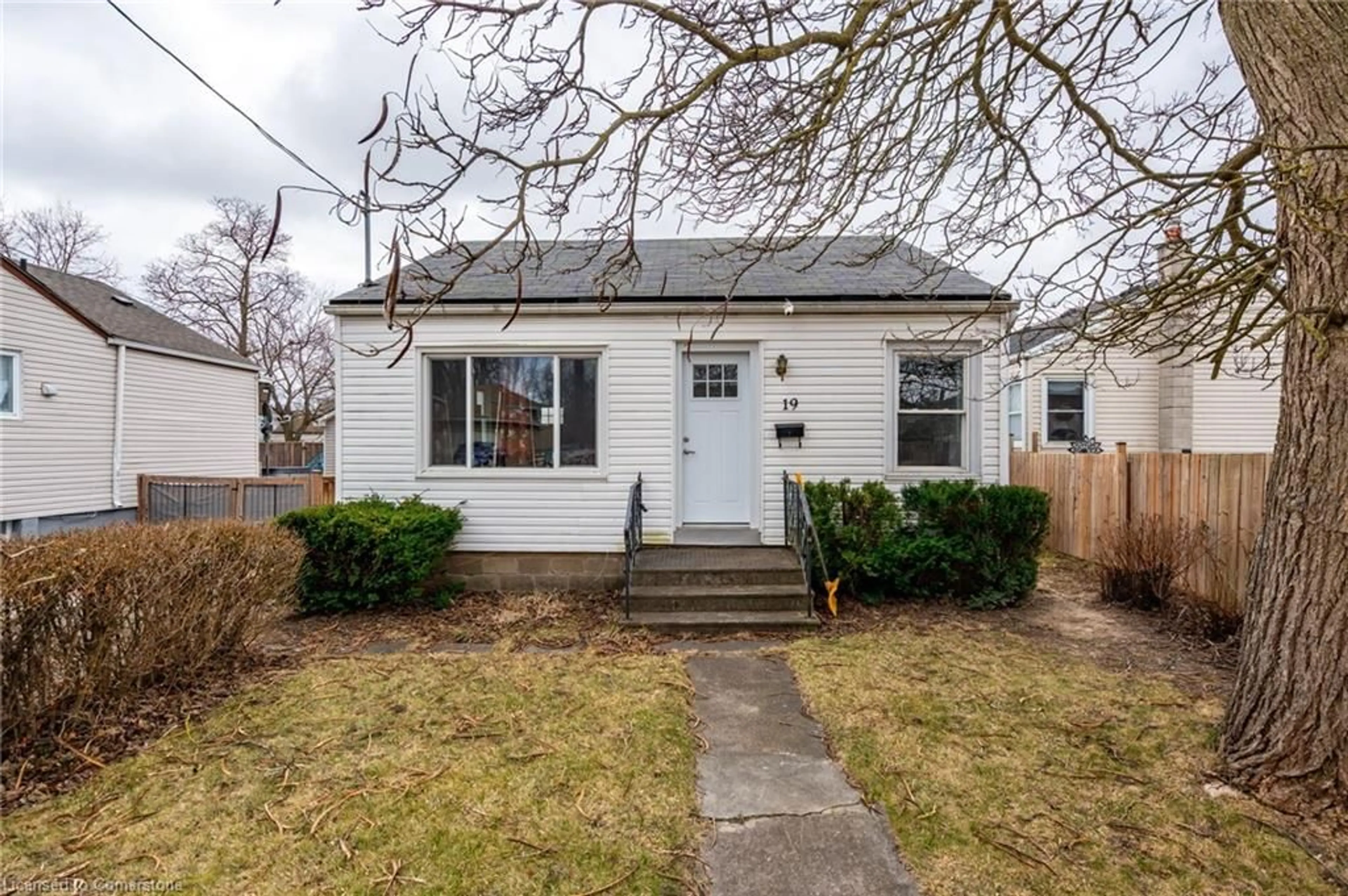Unknown for 19 Weston Rd, St. Catharines Ontario L2S 2A1