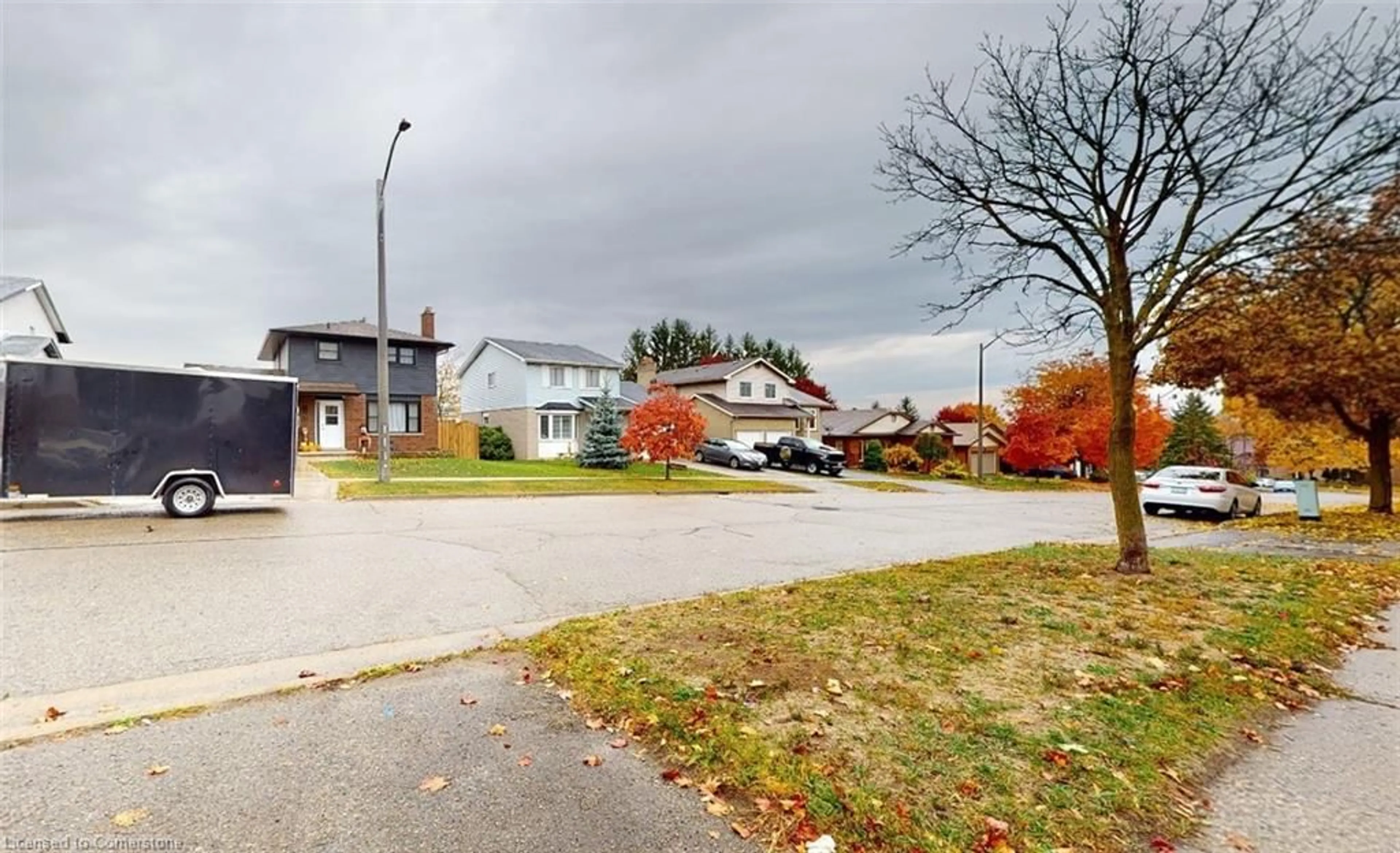 A pic from outside/outdoor area/front of a property/back of a property/a pic from drone, street for 50 The Country Way, Kitchener Ontario N2E 2K8
