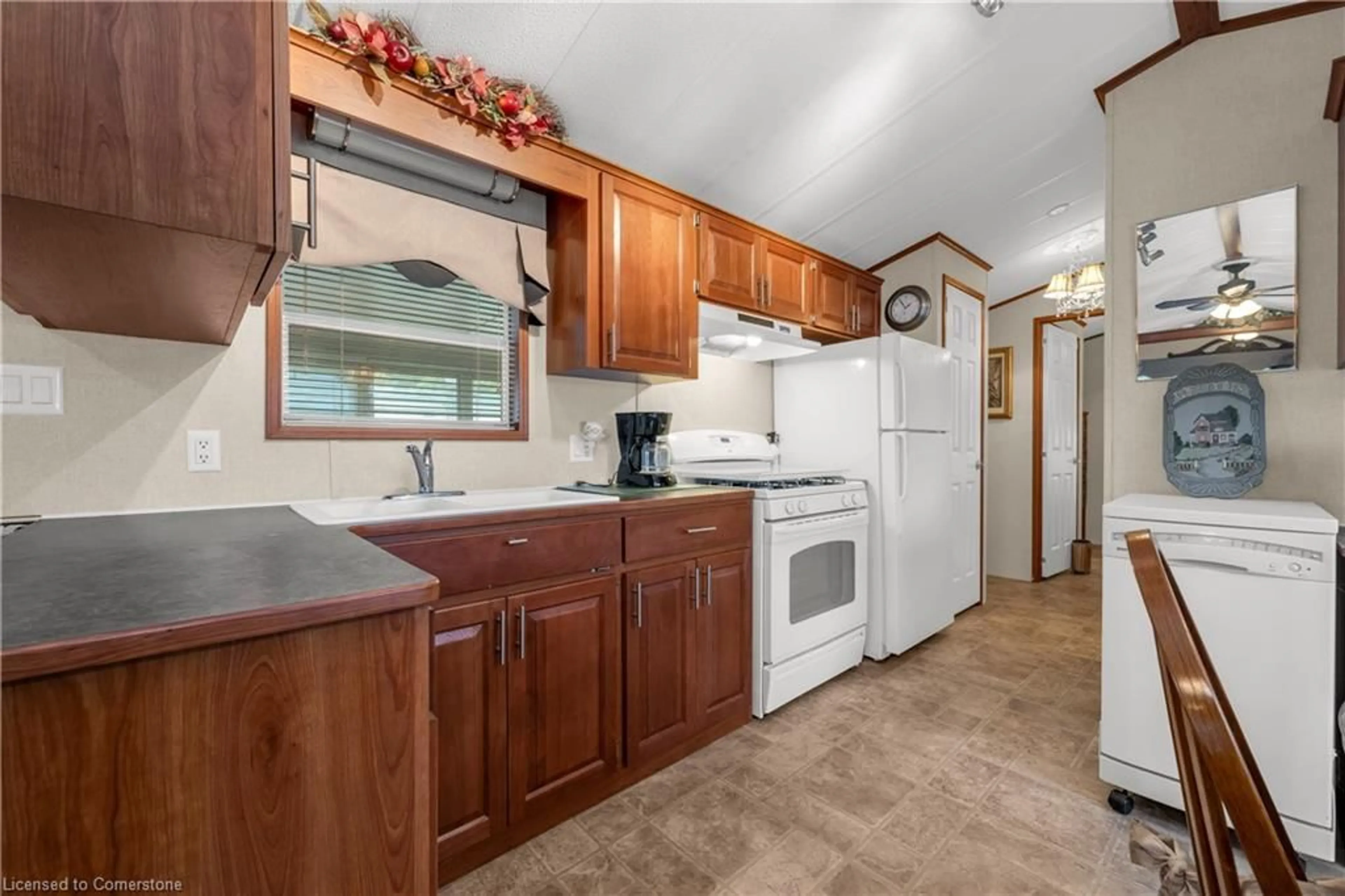 Standard kitchen, unknown for 1001 Haldimand Road 17 #211 Pine Street, Cayuga Ontario N0E 1E0