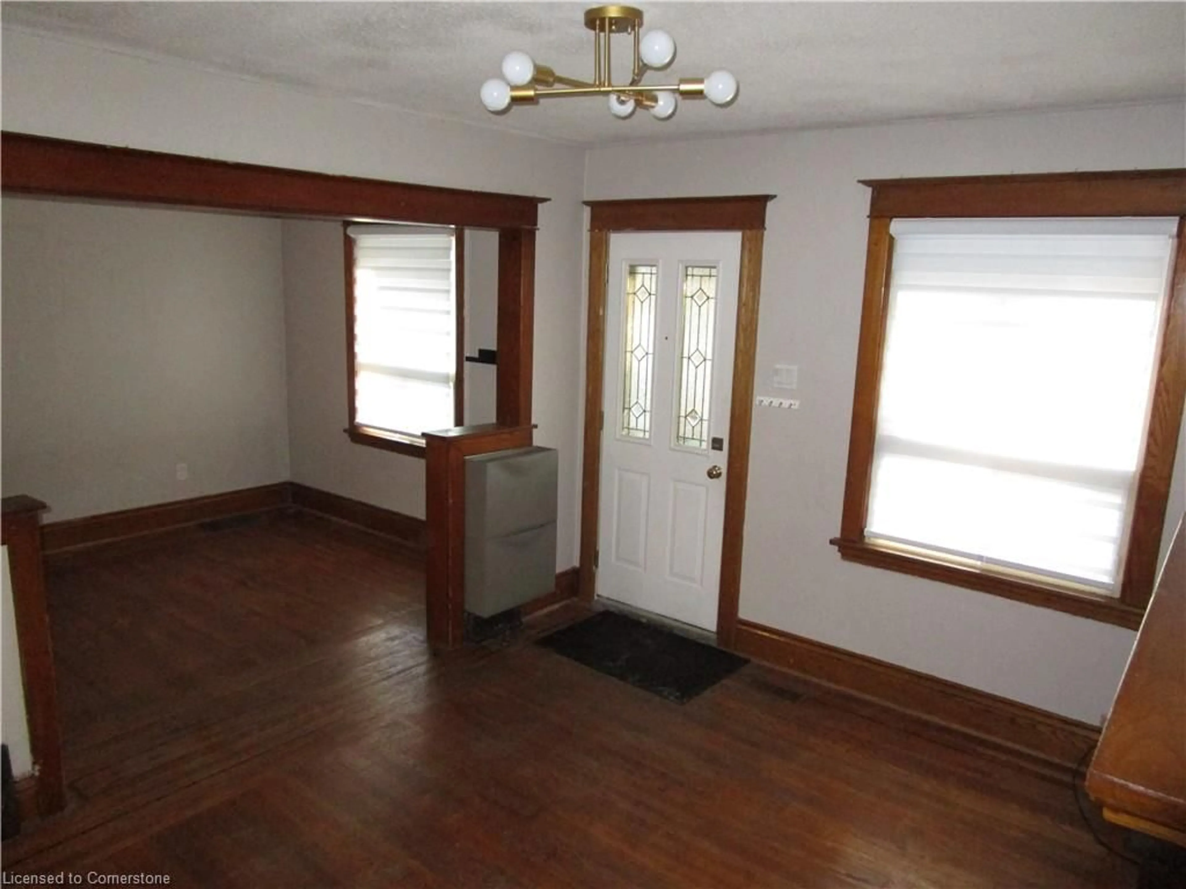 A pic of a room for 103 Graham Ave, Hamilton Ontario L8K 2M2