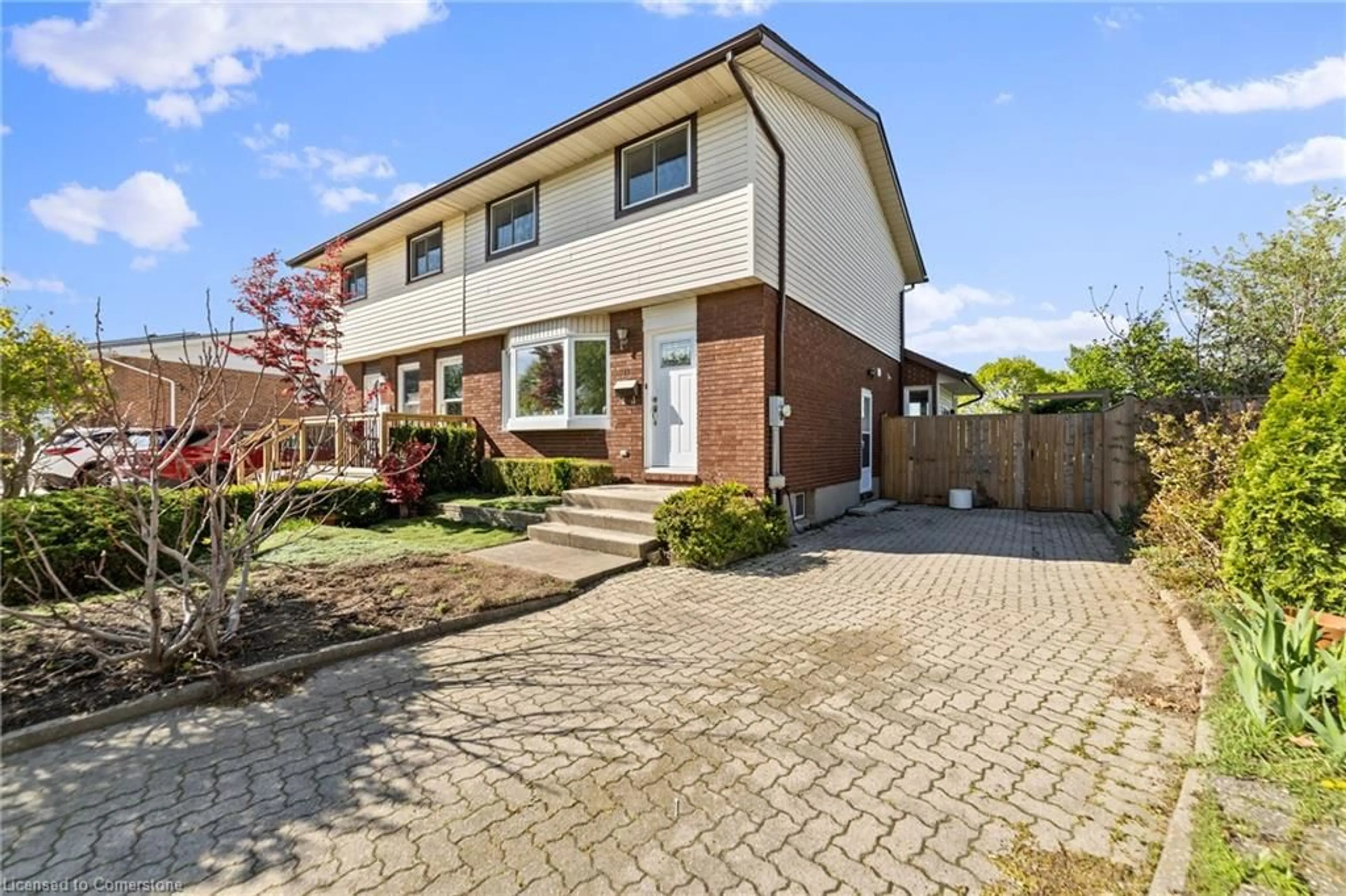 Home with brick exterior material, street for 11 Alden Crt, St. Catharines Ontario L2T 3X2