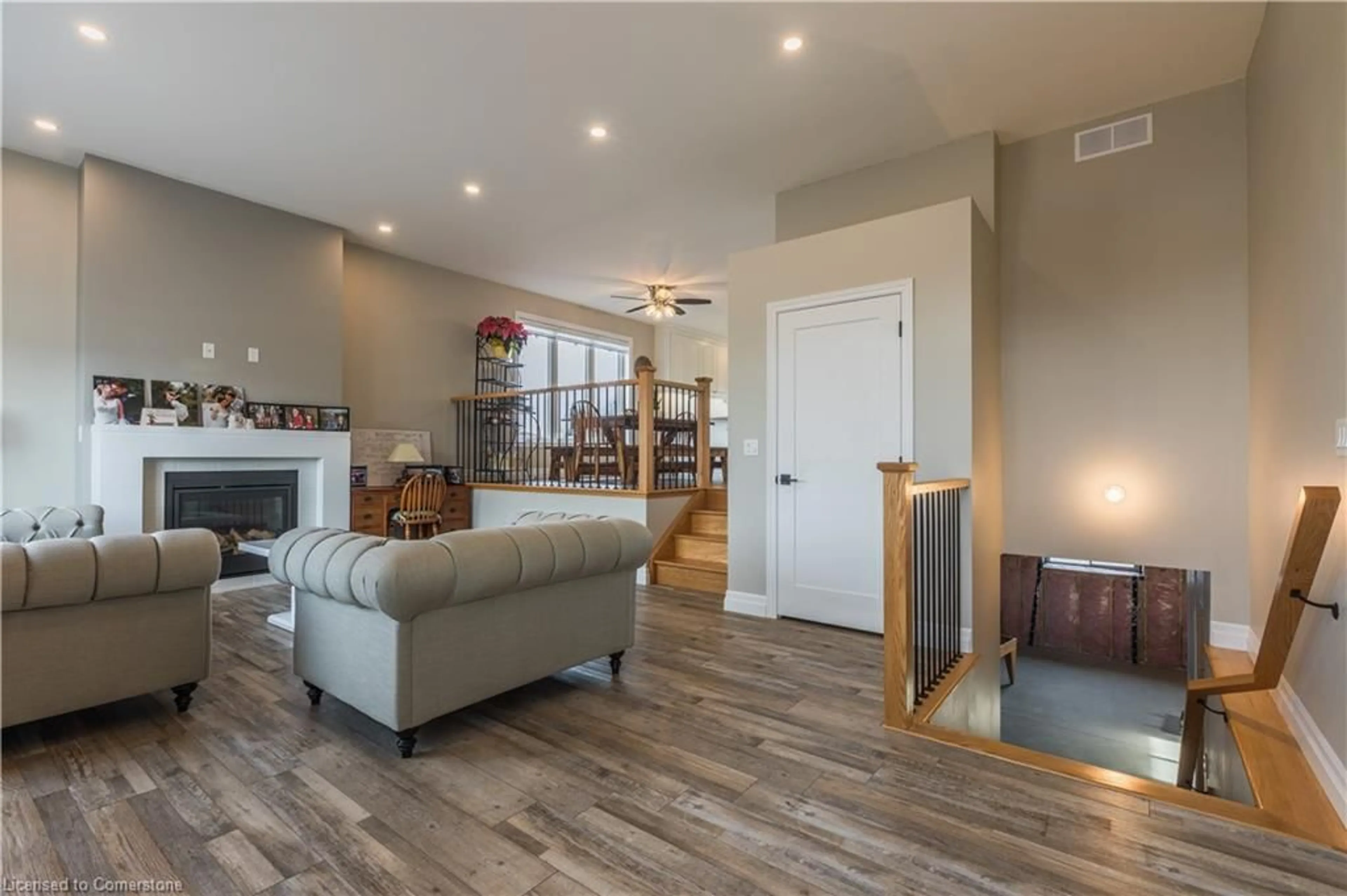Living room with furniture, wood/laminate floor for 150 Franklin Ave, Port Colborne Ontario L3K 4A6