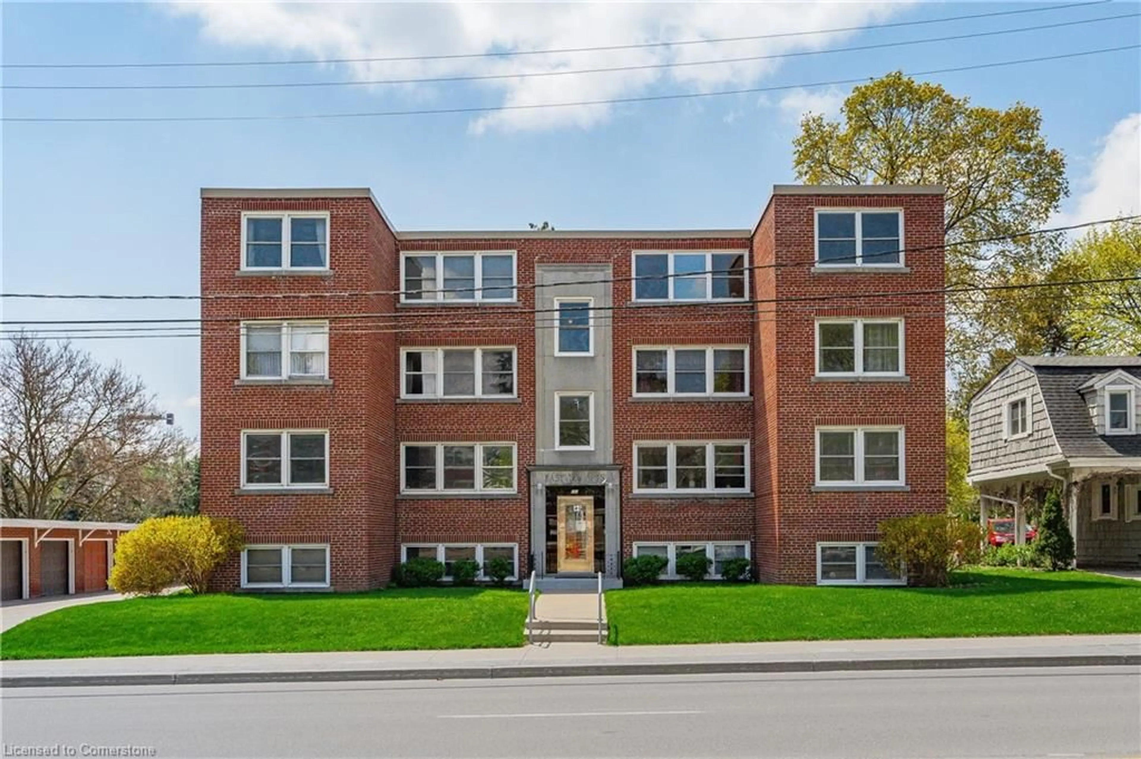 Home with brick exterior material, building for 265 Weber St #6, Kitchener Ontario N2H 1E9