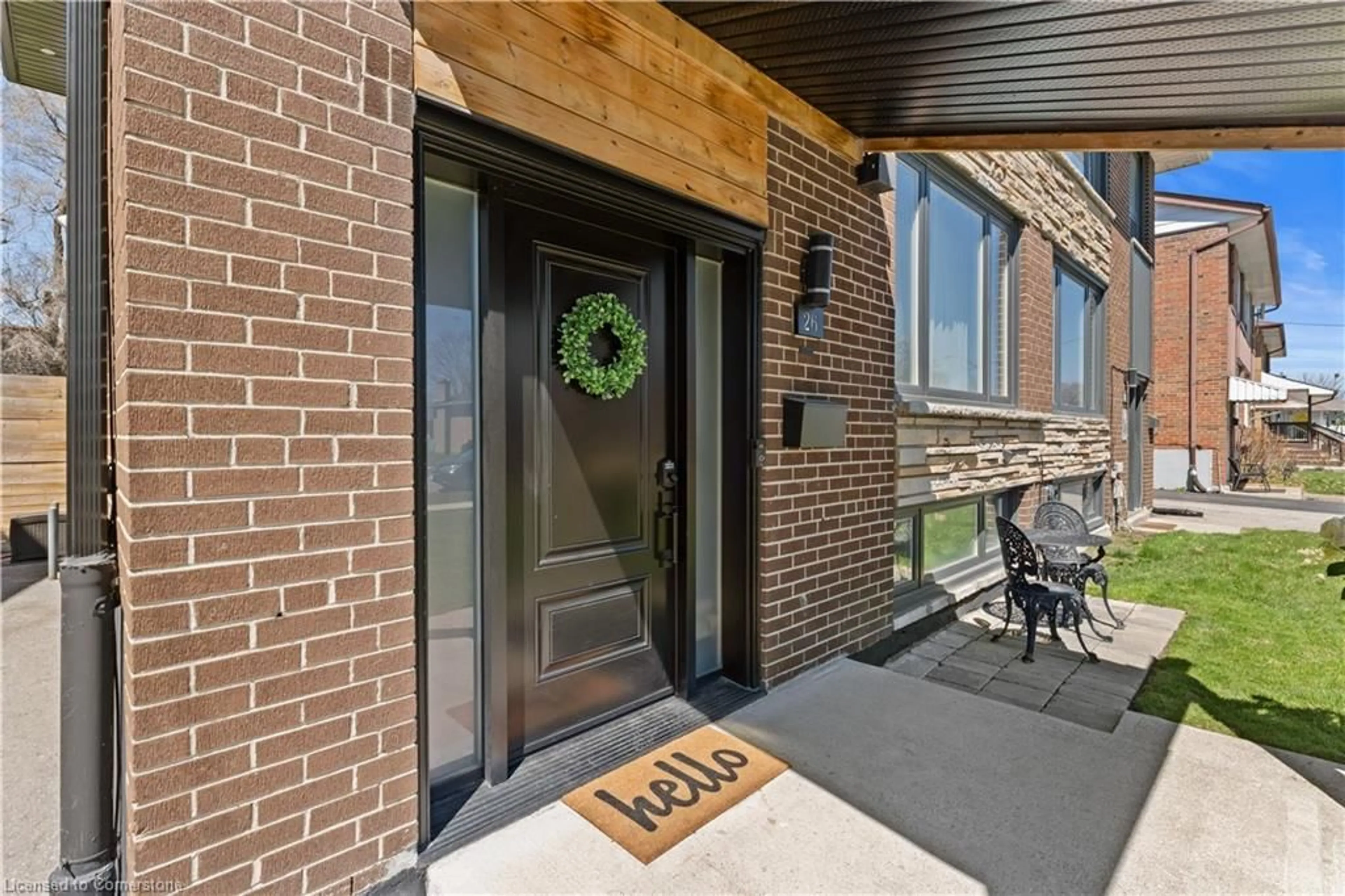 Indoor entryway for 26 Waterbury Dr, Etobicoke Ontario M9R 3X6