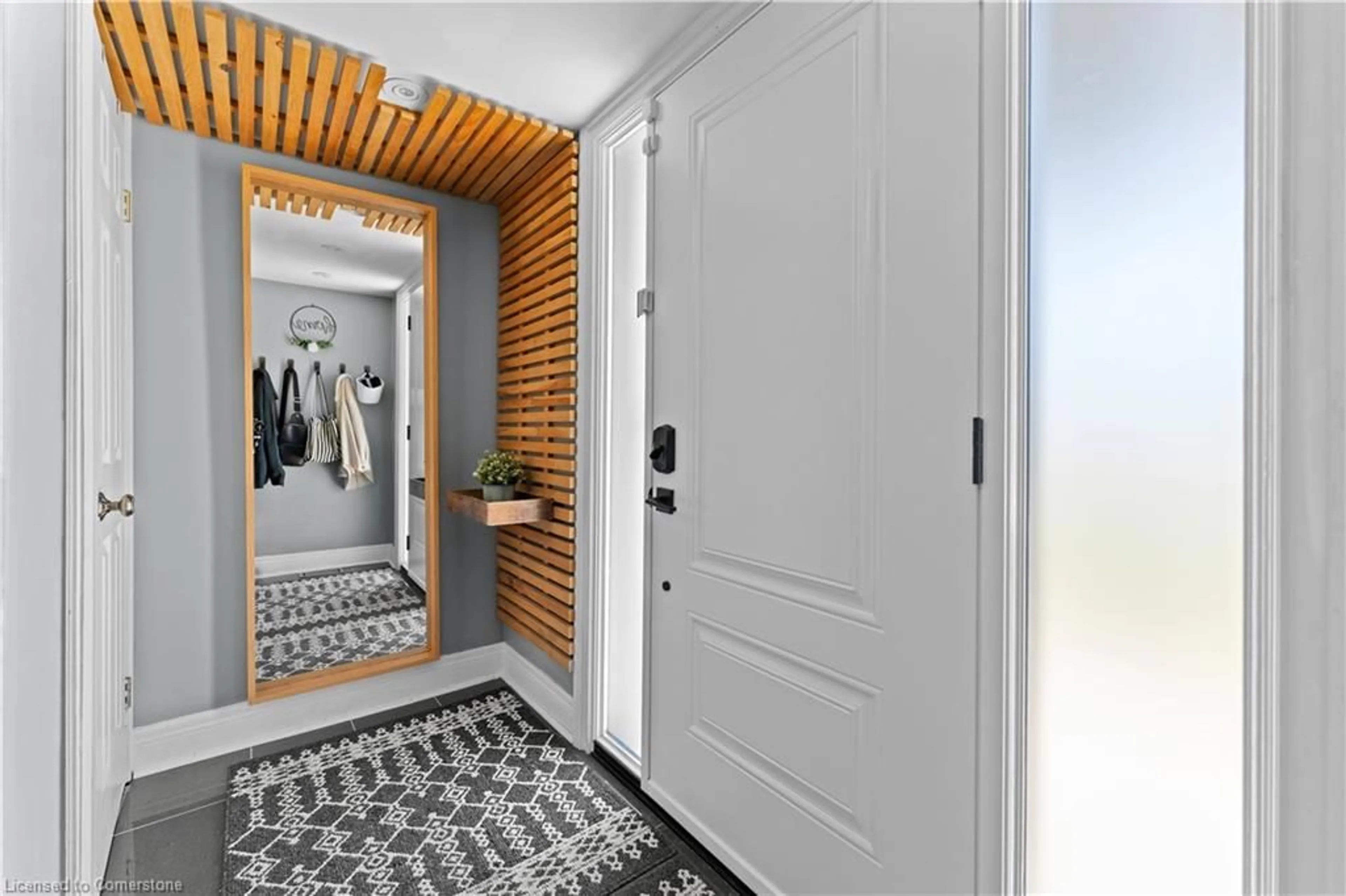 Indoor entryway for 26 Waterbury Dr, Etobicoke Ontario M9R 3X6
