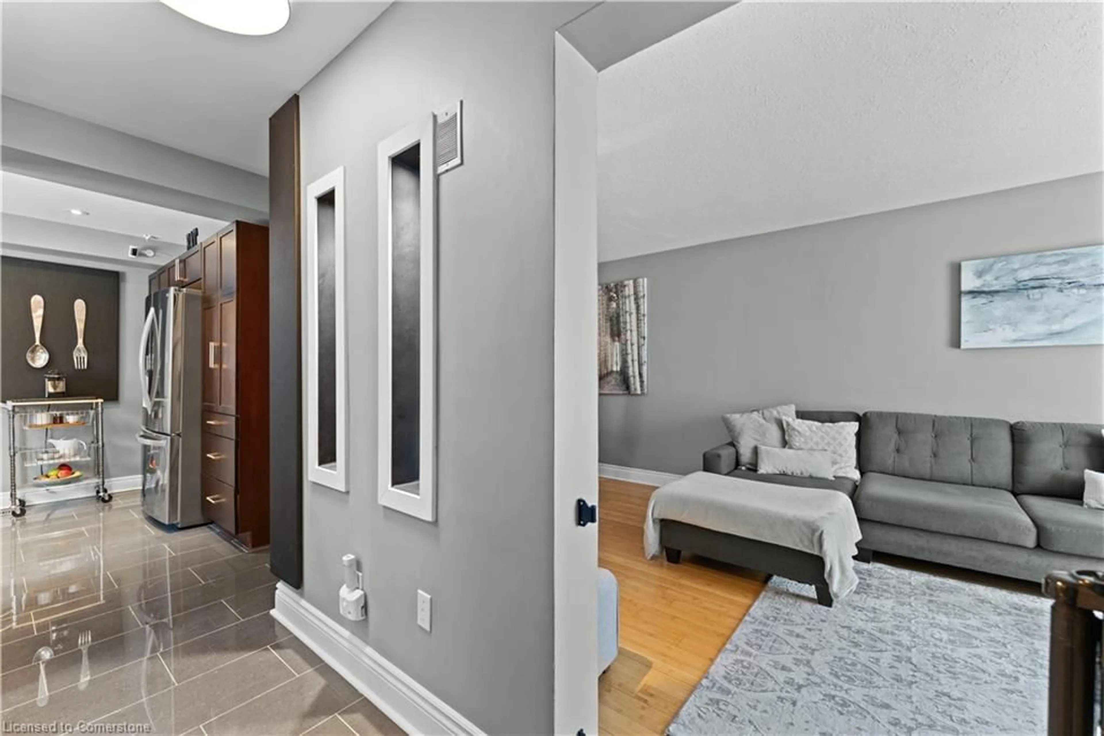 Indoor entryway for 26 Waterbury Dr, Etobicoke Ontario M9R 3X6