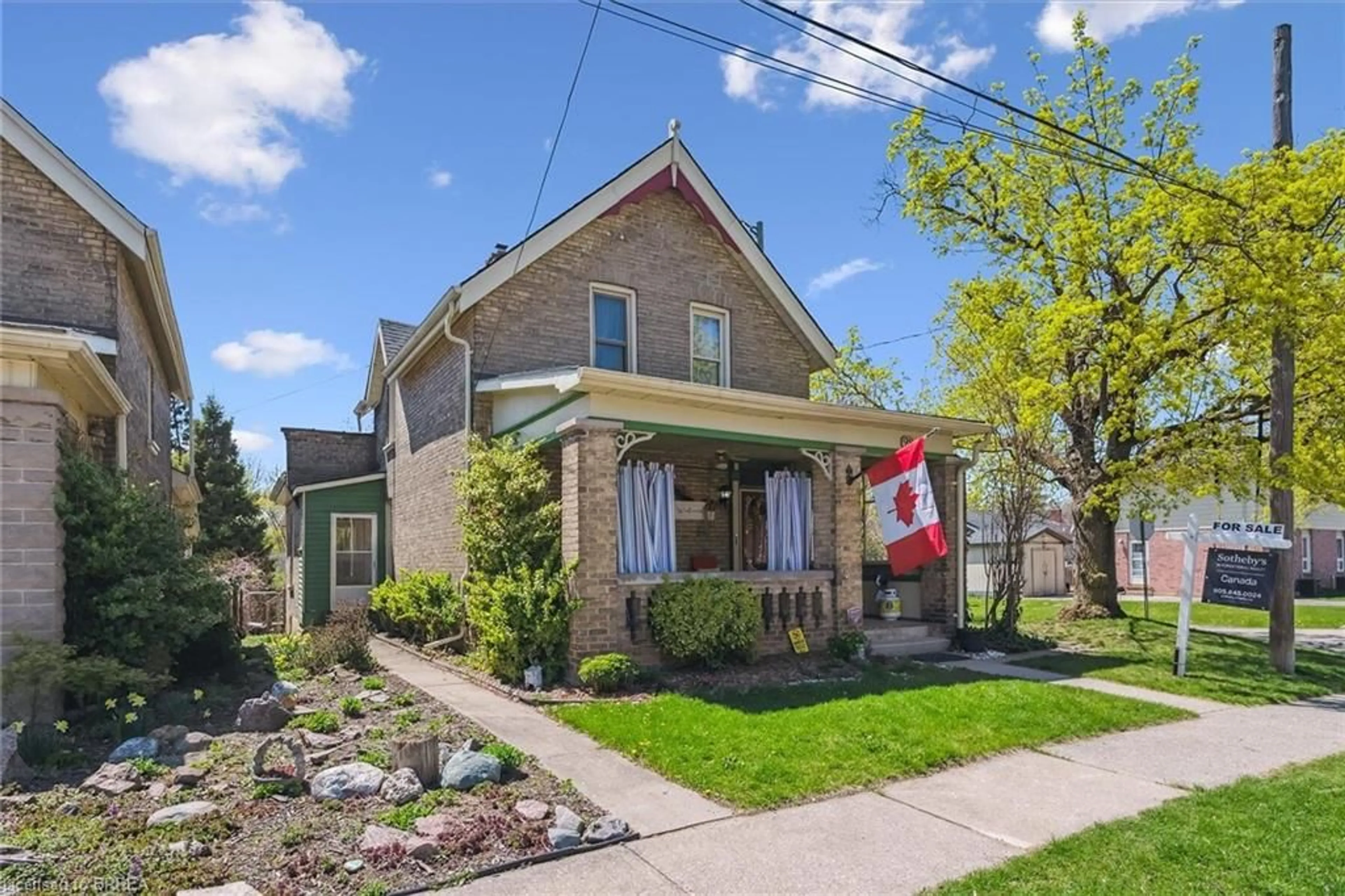 Home with brick exterior material, street for 98 Walnut St, Paris Ontario N3L 2J7
