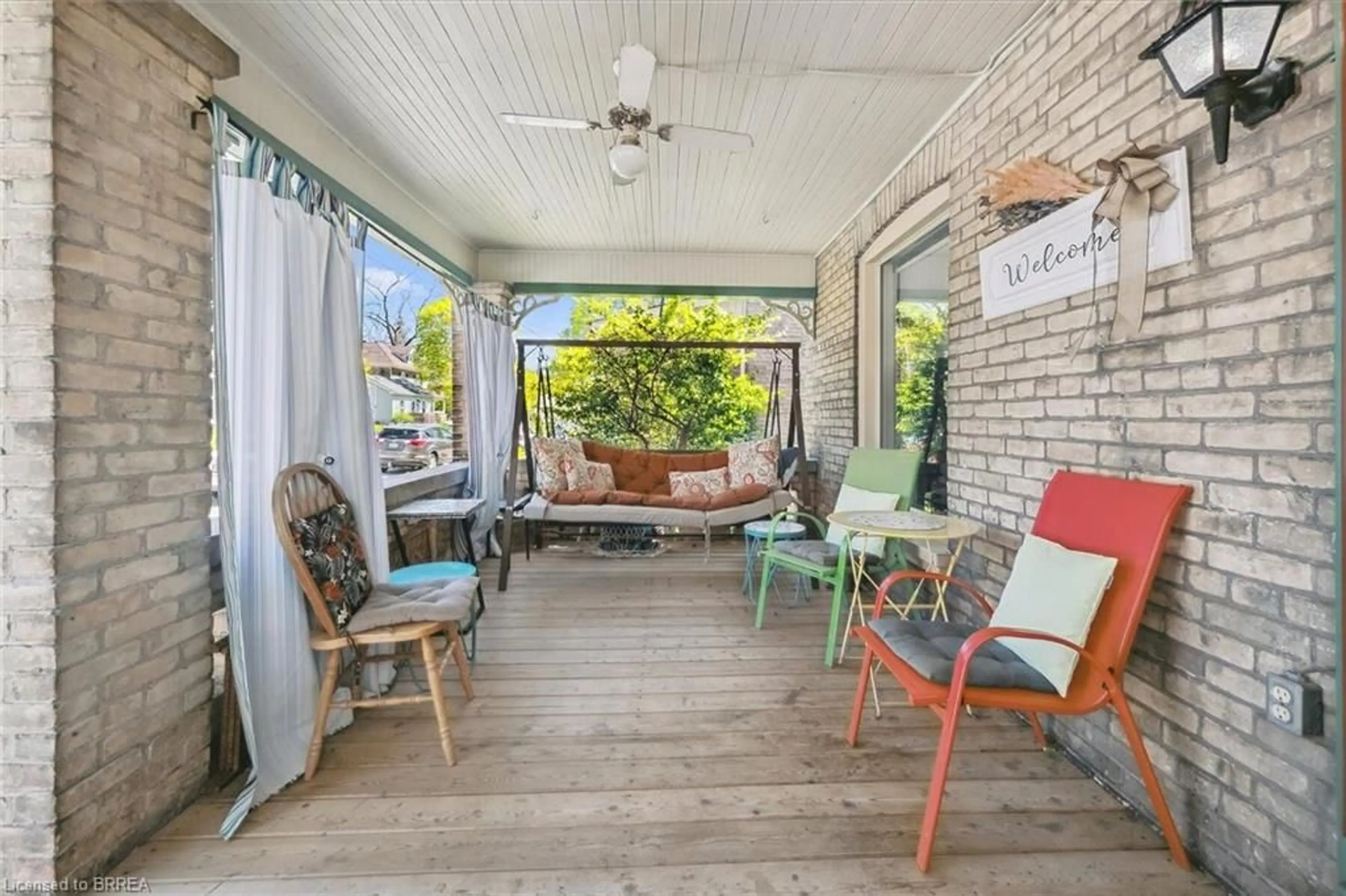 Patio, street for 98 Walnut St, Paris Ontario N3L 2J7