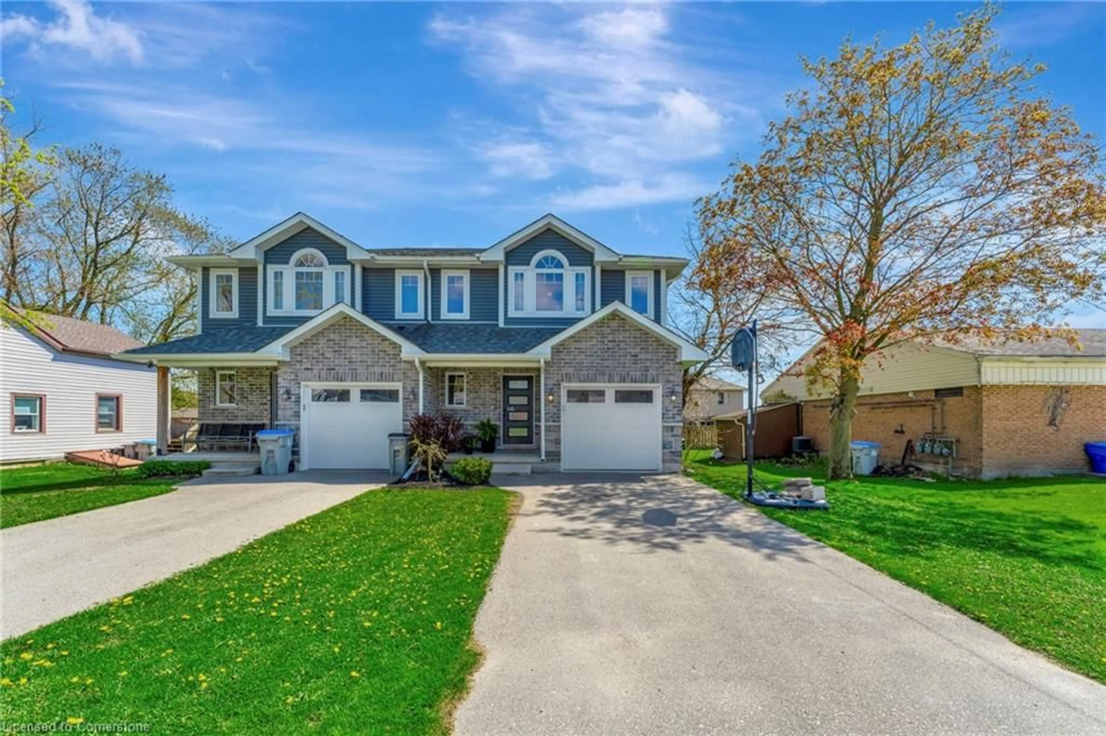 Home with vinyl exterior material, street for 2211 William Shakespeare Street, Shakespeare Ontario N0B 2P0
