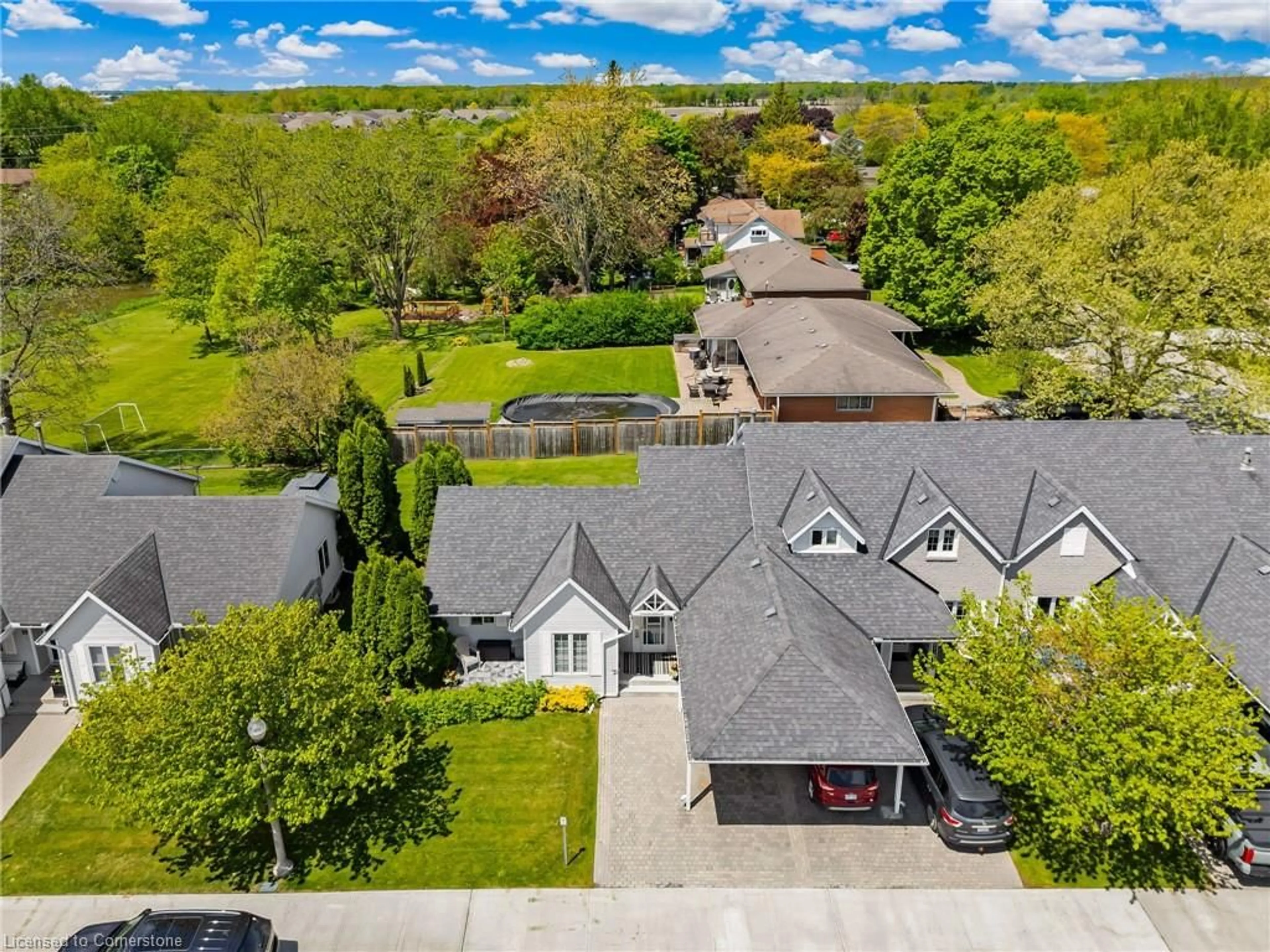 A pic from outside/outdoor area/front of a property/back of a property/a pic from drone, street for 8 Garden Dr, Smithville Ontario L0R 2A0