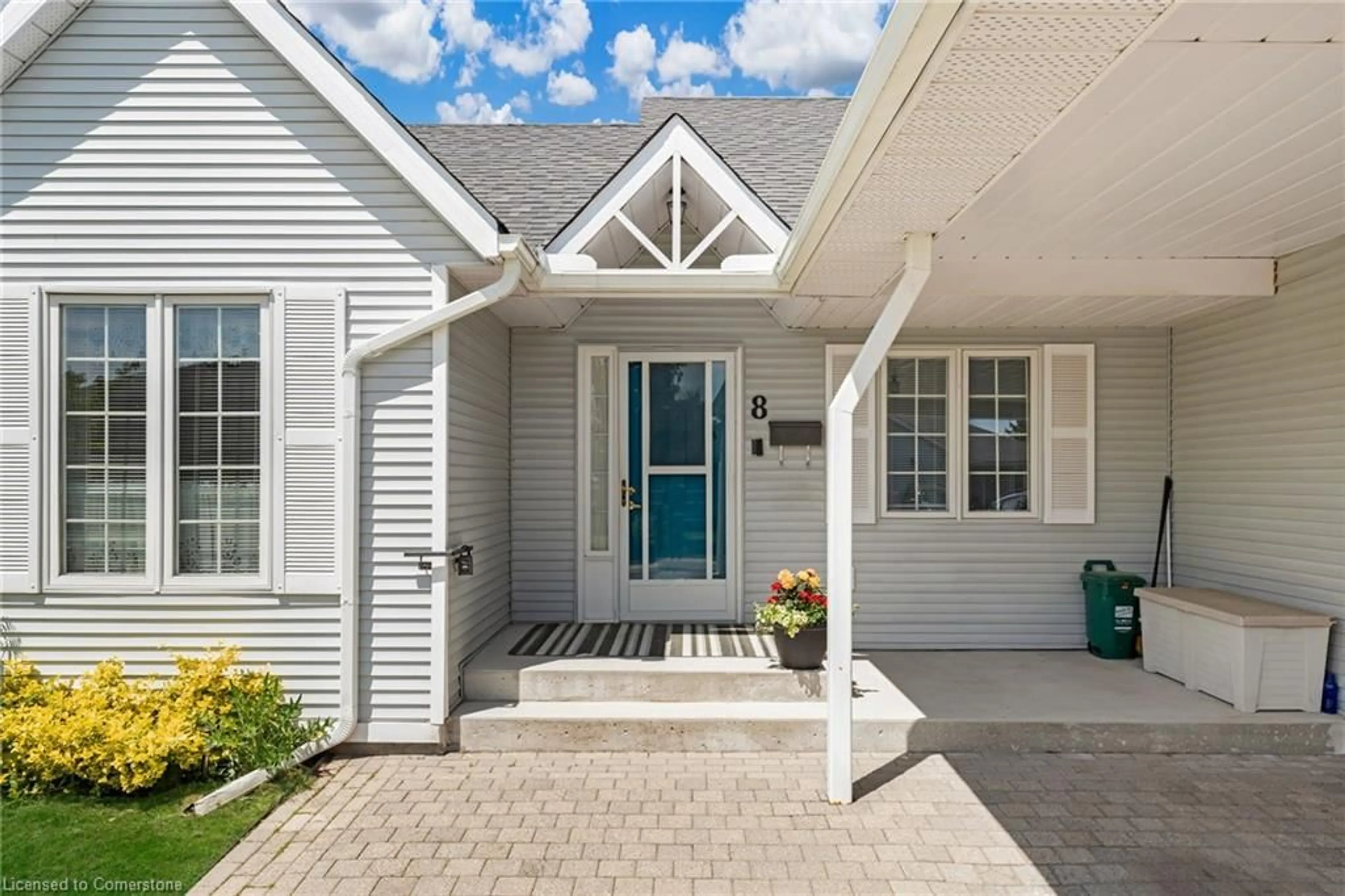 Home with vinyl exterior material, street for 8 Garden Dr, Smithville Ontario L0R 2A0