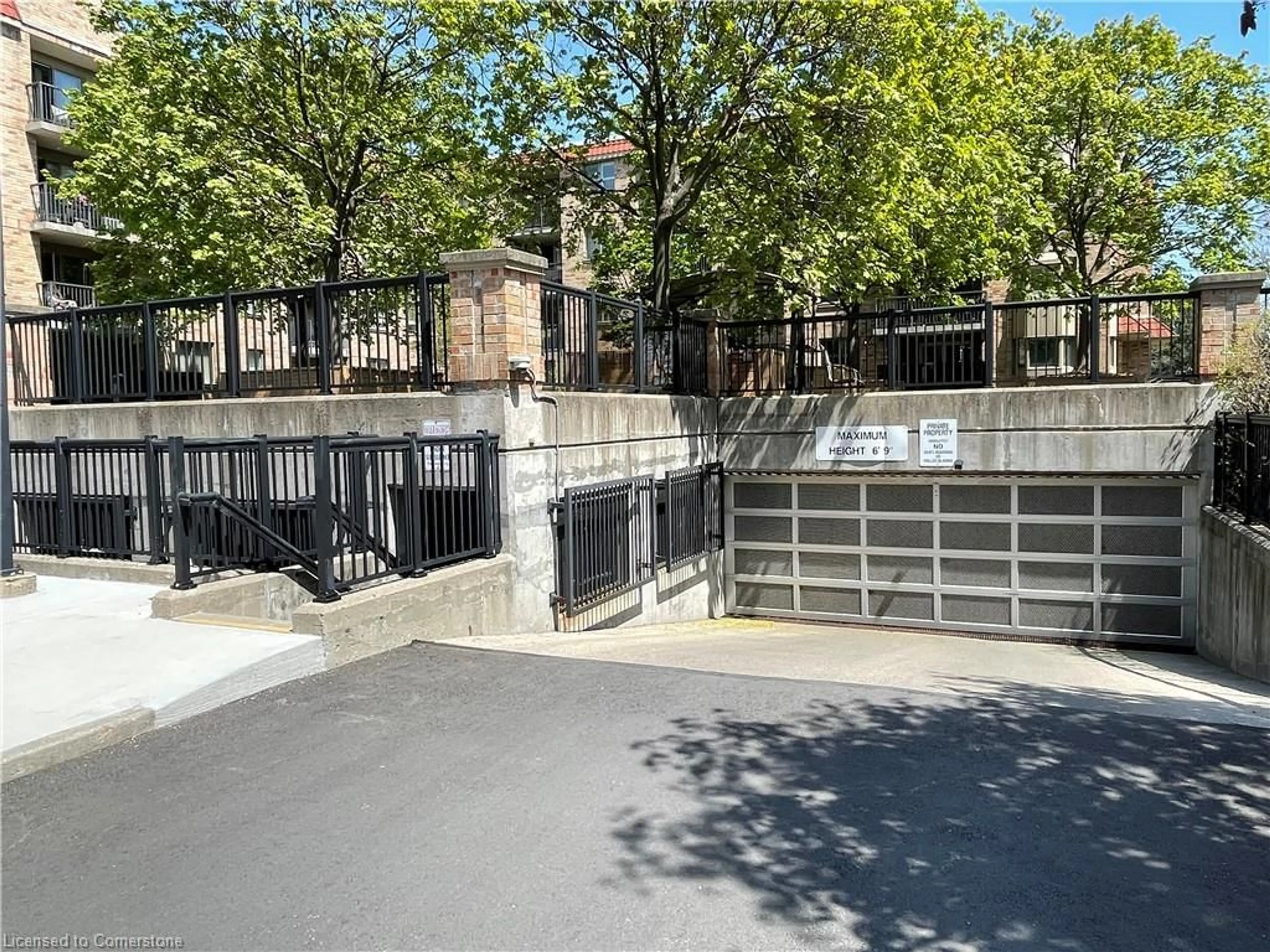 A pic from outside/outdoor area/front of a property/back of a property/a pic from drone, street for 3499 Upper Middle Rd #110, Burlington Ontario L7M 4M7