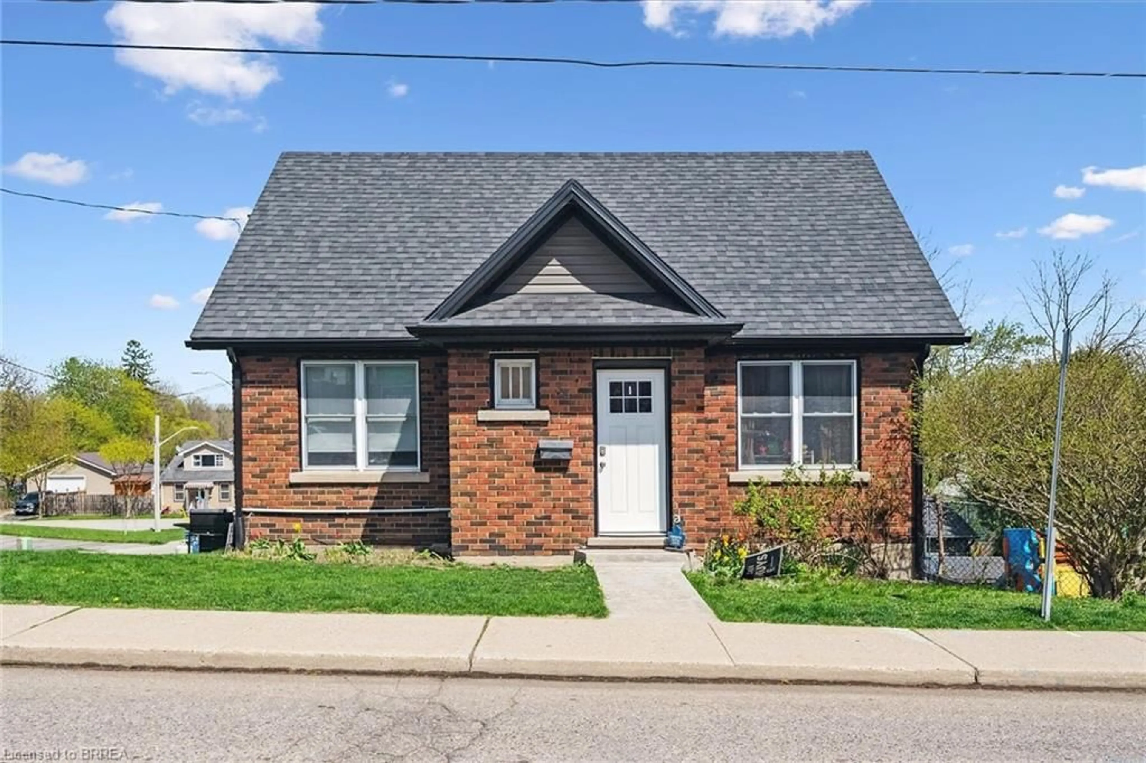 Home with brick exterior material, street for 38 Washington St, Paris Ontario N3L 2A7
