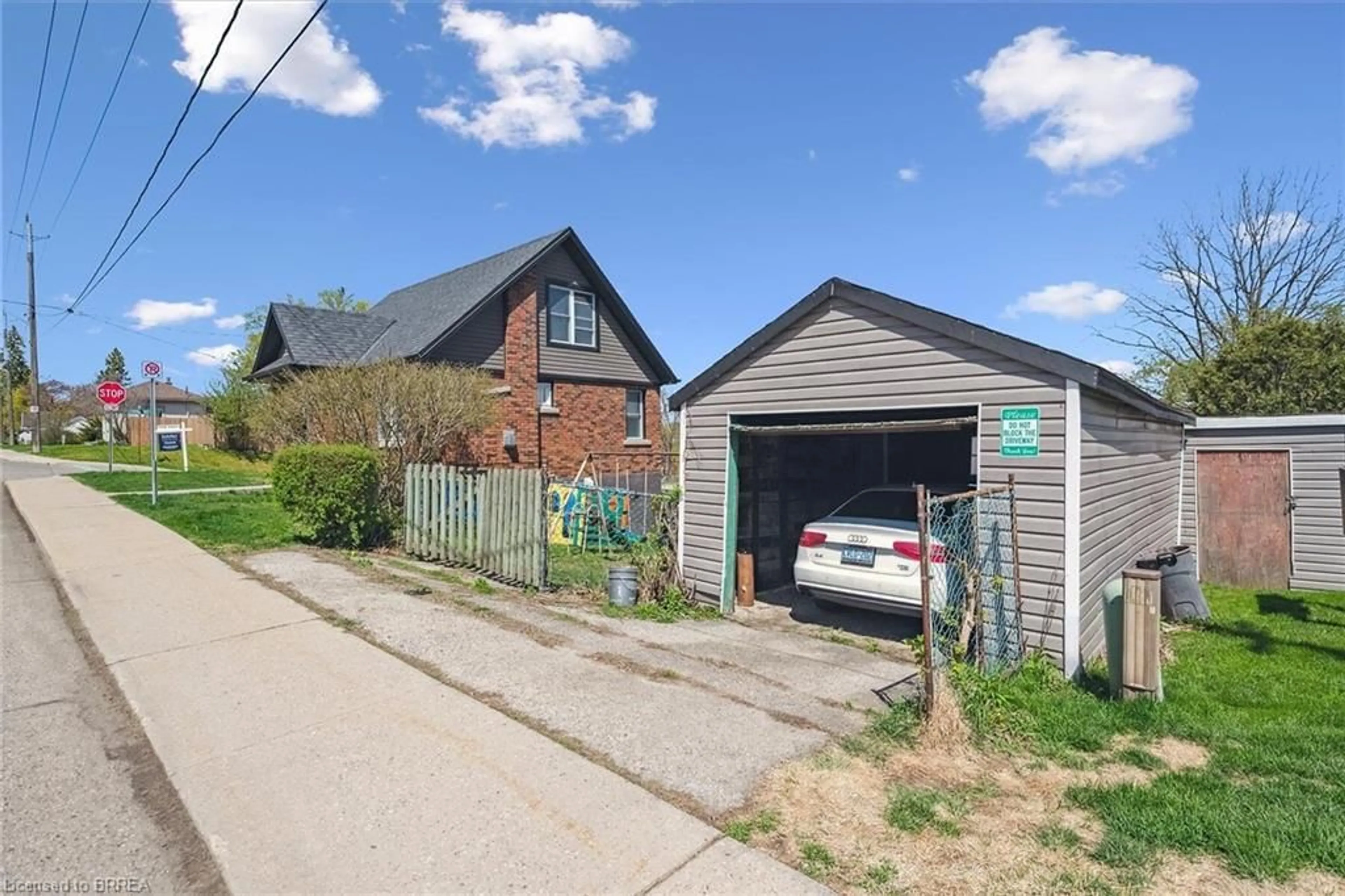 Unknown for 38 Washington St, Paris Ontario N3L 2A7