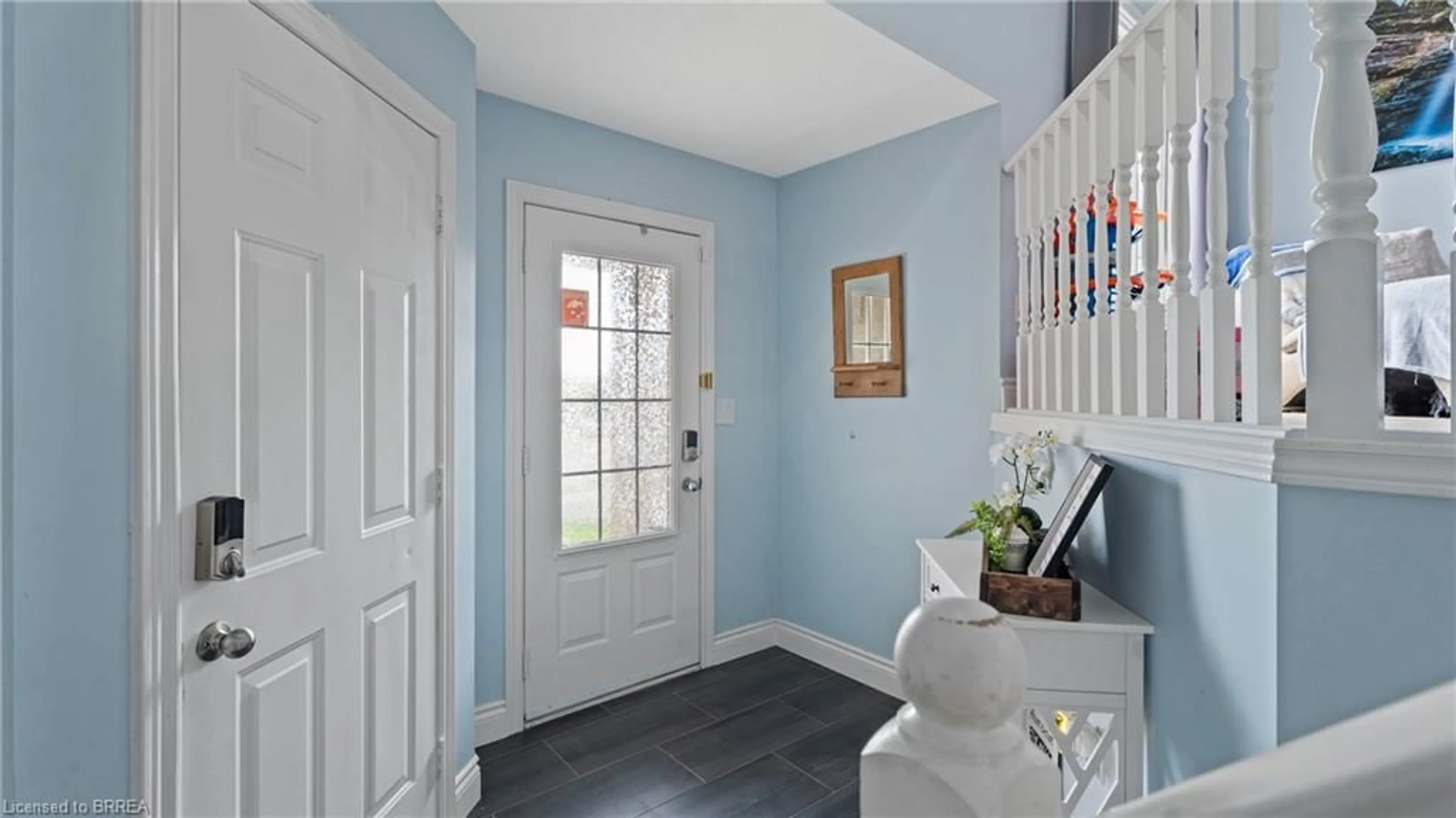 Indoor entryway for 47 Brewster Way, Brantford Ontario N3T 6N4