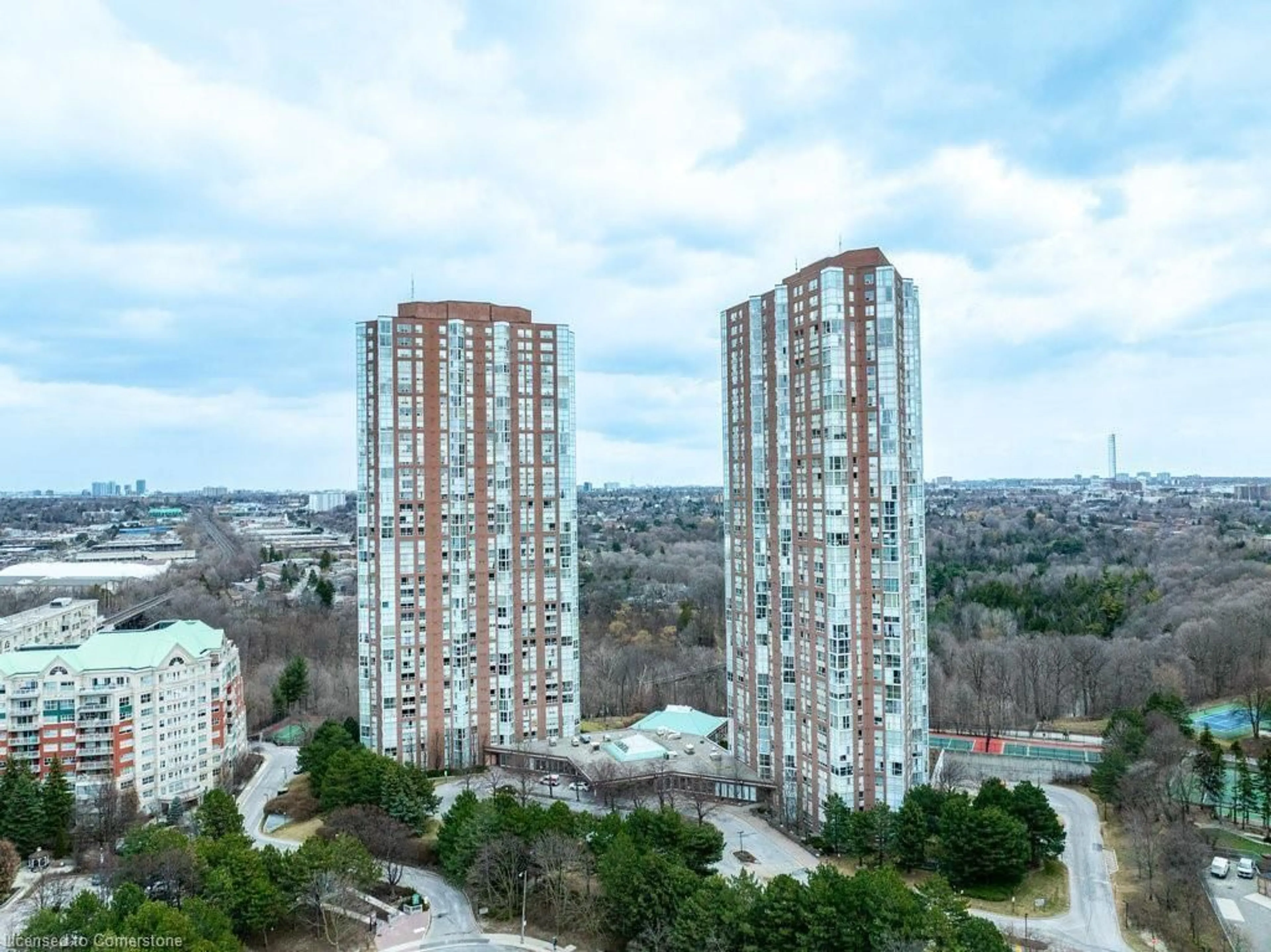 A pic from outside/outdoor area/front of a property/back of a property/a pic from drone, city buildings view from balcony for 7 Concorde Pl #1005, Don Mills Ontario M3C 3N4