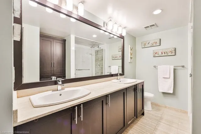 Additional property image - 7 Concorde Pl Unit 1005