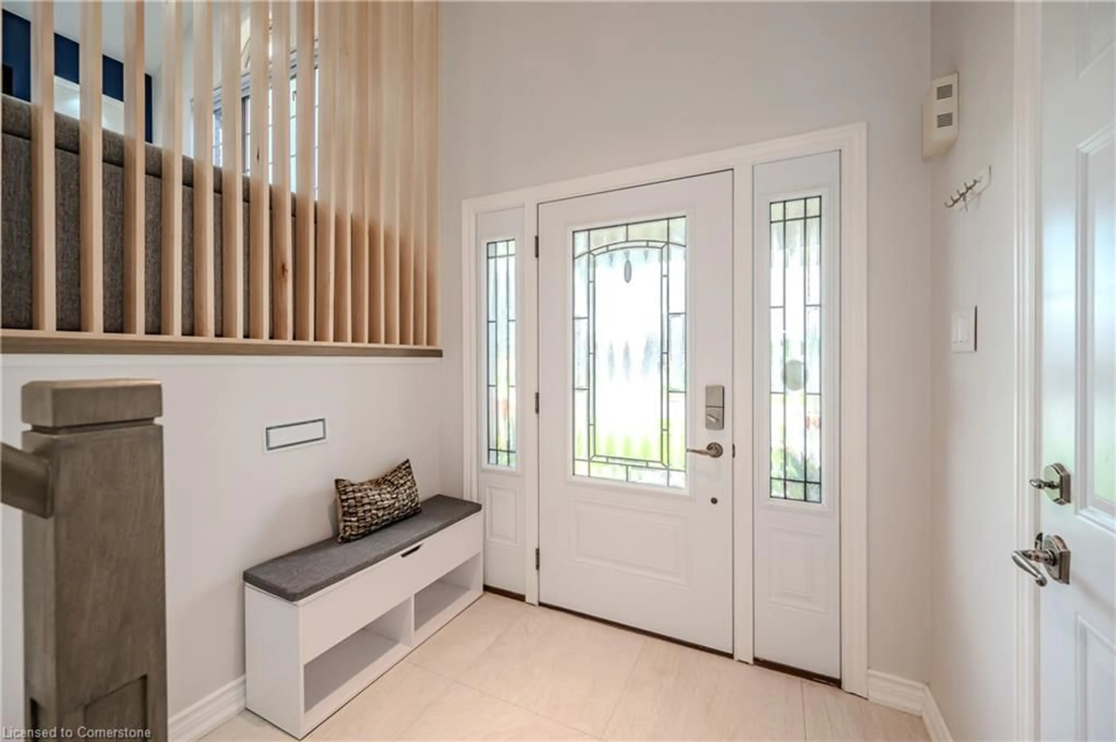 Indoor entryway for 59 Whitlaw Way, Paris Ontario N3L 4B3