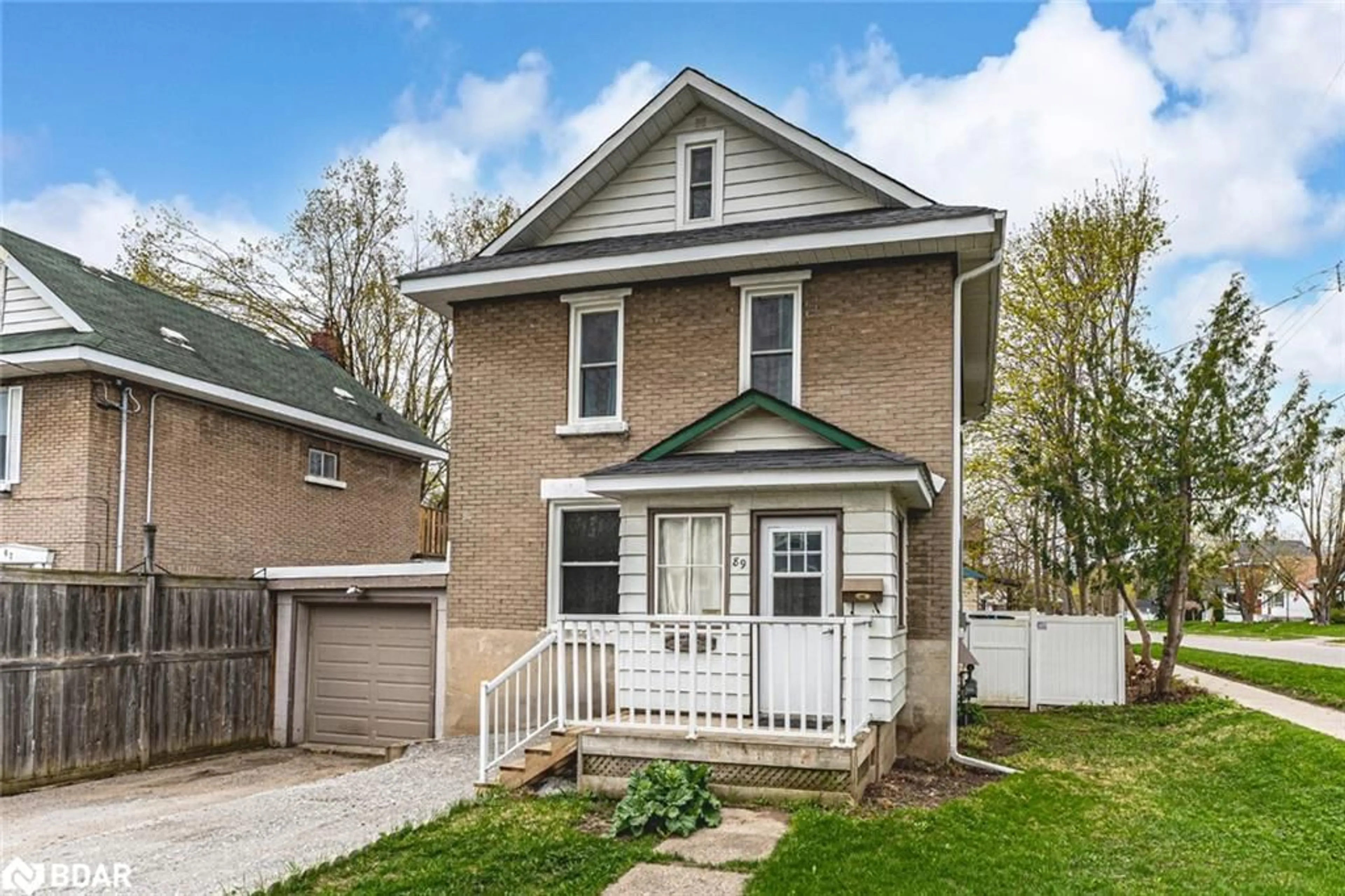 Home with vinyl exterior material, street for 89 Mckenzie St, Orillia Ontario L3V 6A6