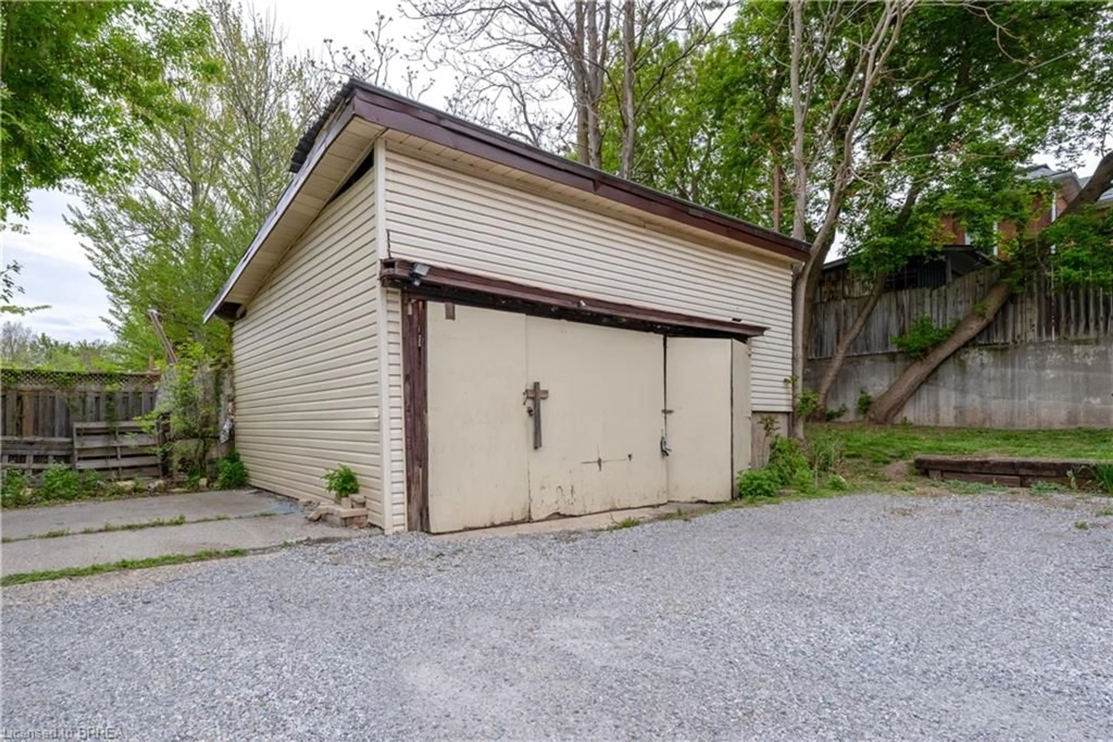 Shed for 174-176 Darling St, Brantford Ontario N3S 3W6