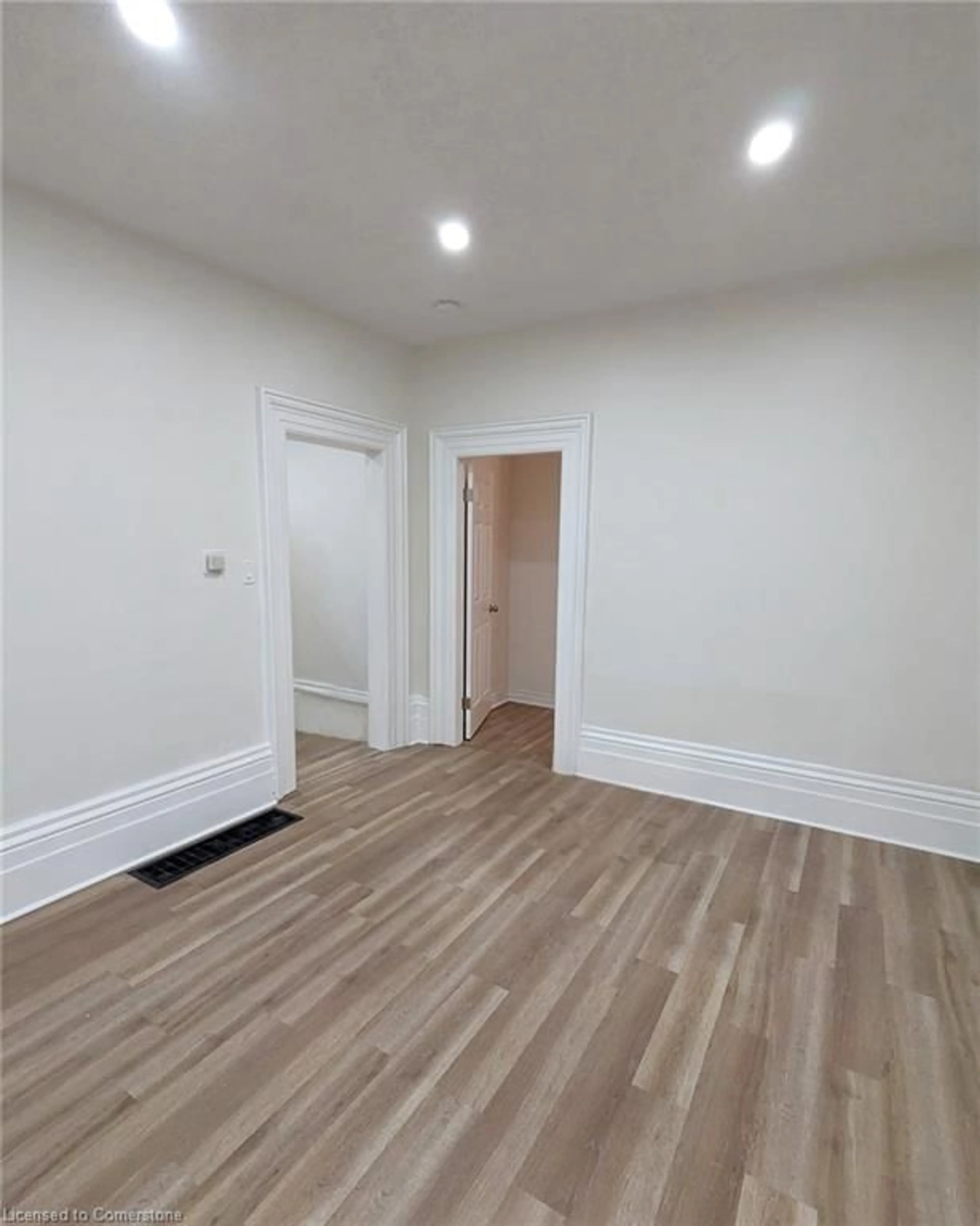 A pic of a room for 21 Sarah St, Brantford Ontario N3S 2Z5