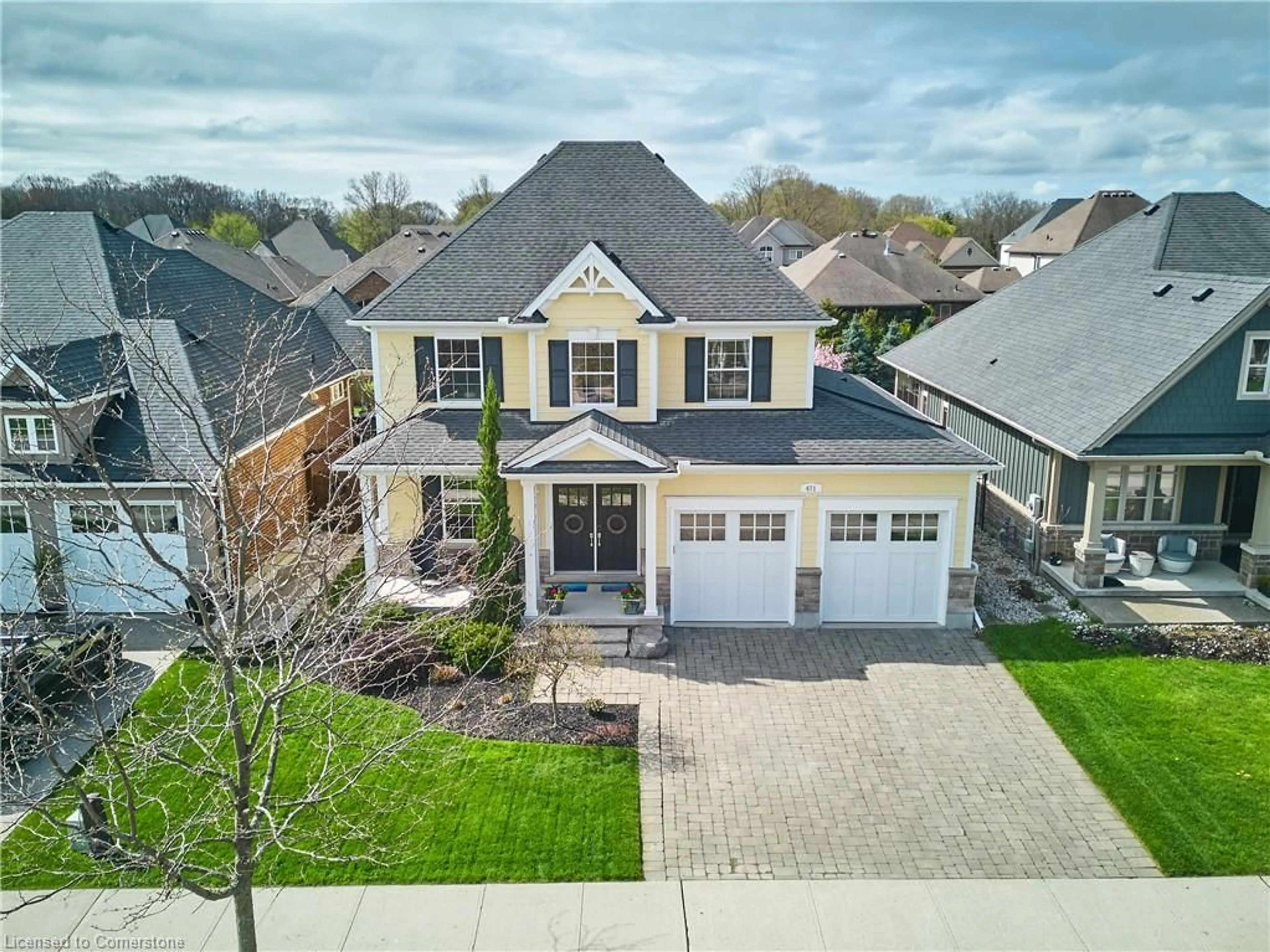 A pic from outside/outdoor area/front of a property/back of a property/a pic from drone, street for 471 Gaiser Rd, Welland Ontario L3C 0B9