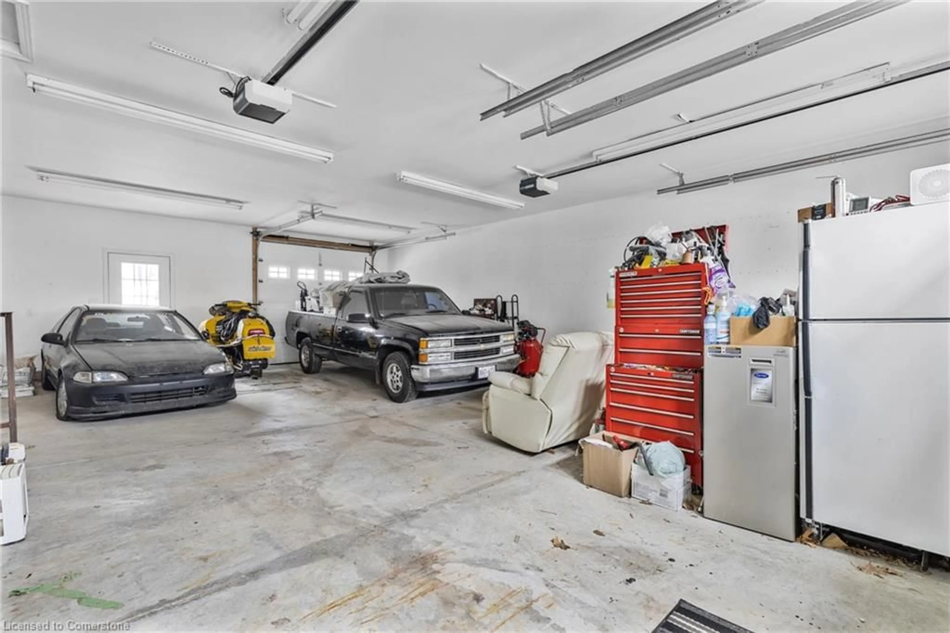 Indoor garage for 21 Raglan St, Waterdown Ontario L0R 2H0
