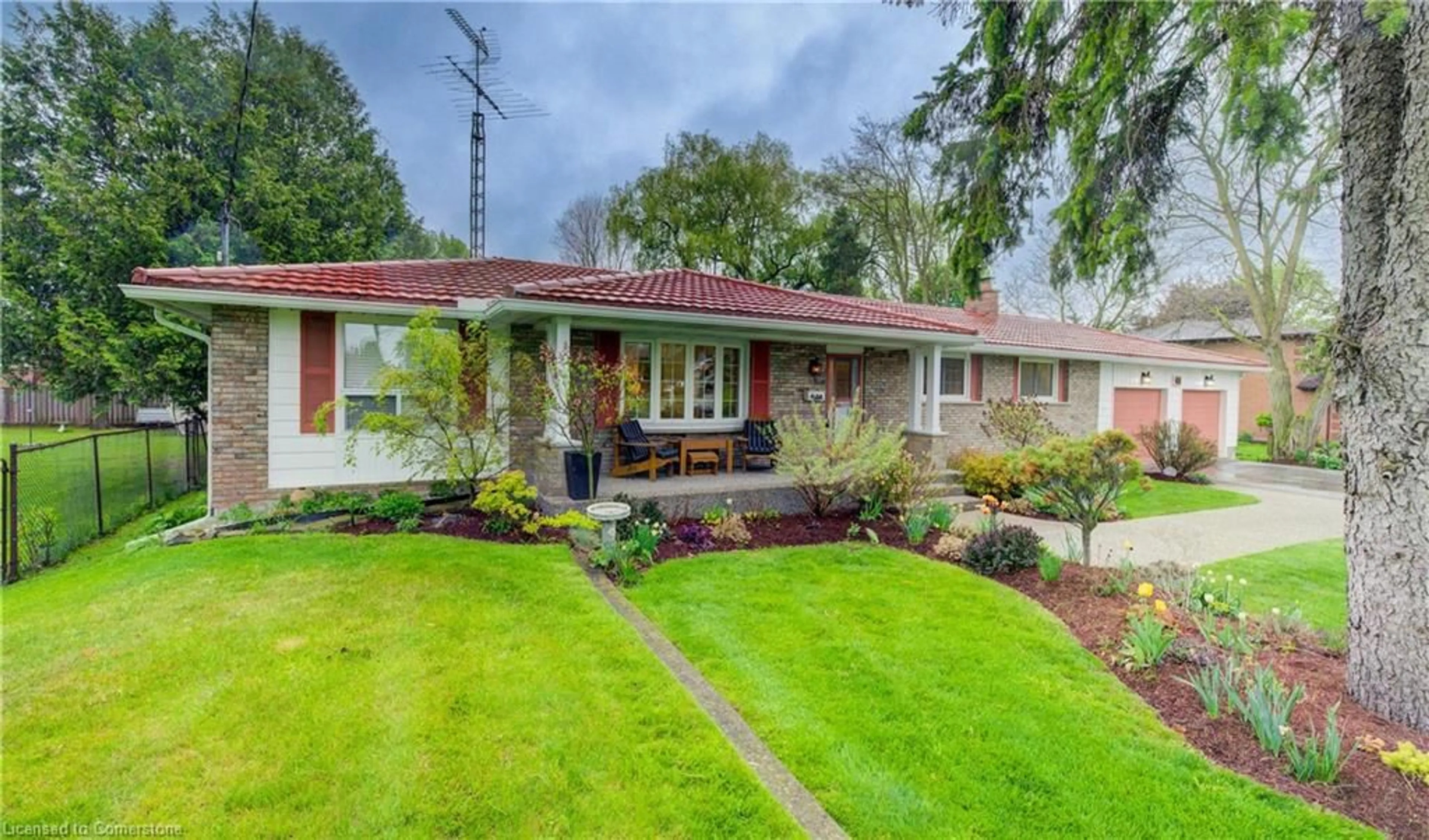 Home with brick exterior material, street for 45 Oakwood Dr, Cambridge Ontario N1R 5S3