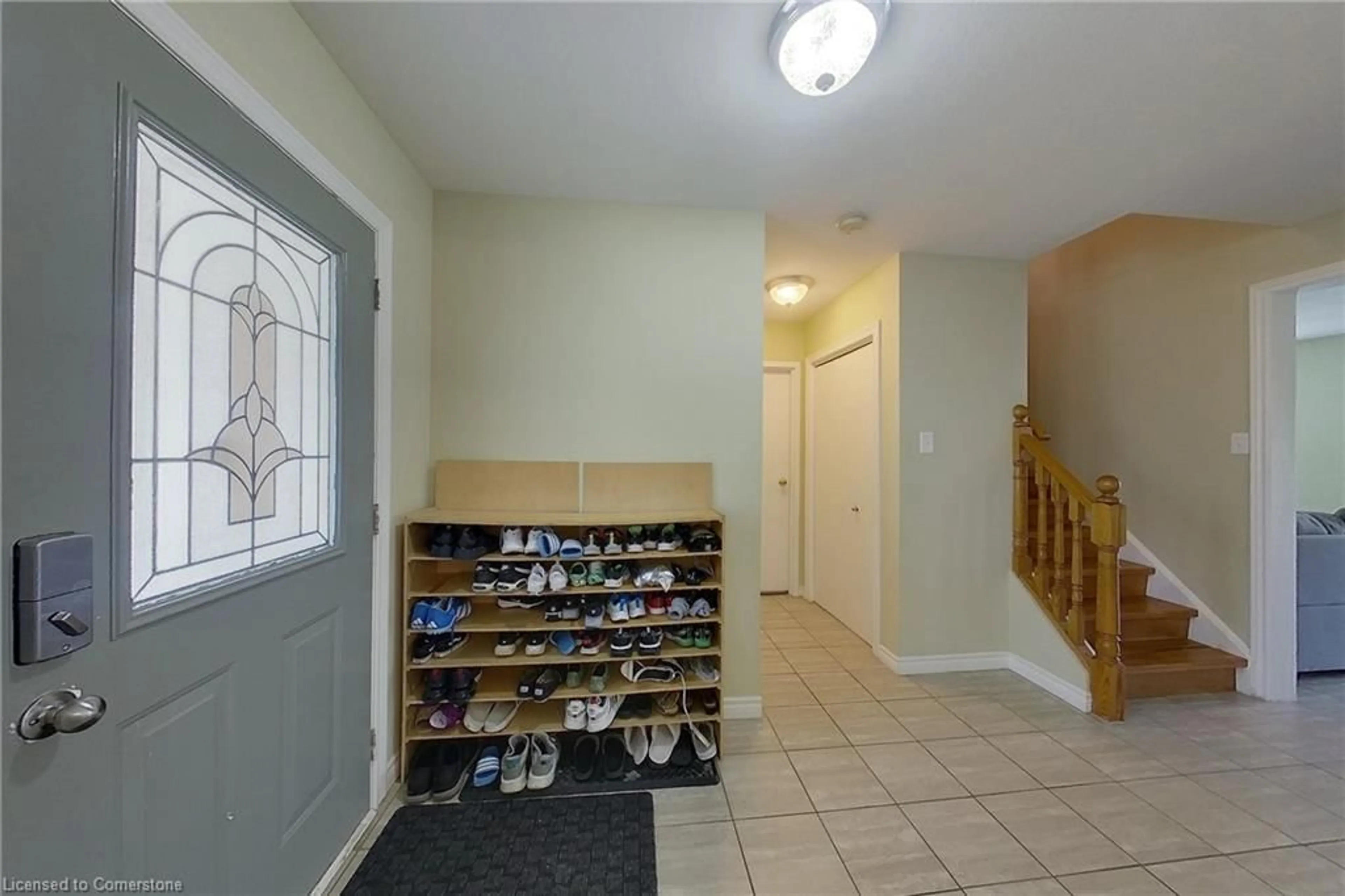 Indoor entryway for 90 Deerpath Dr, Guelph Ontario N1K 1V3