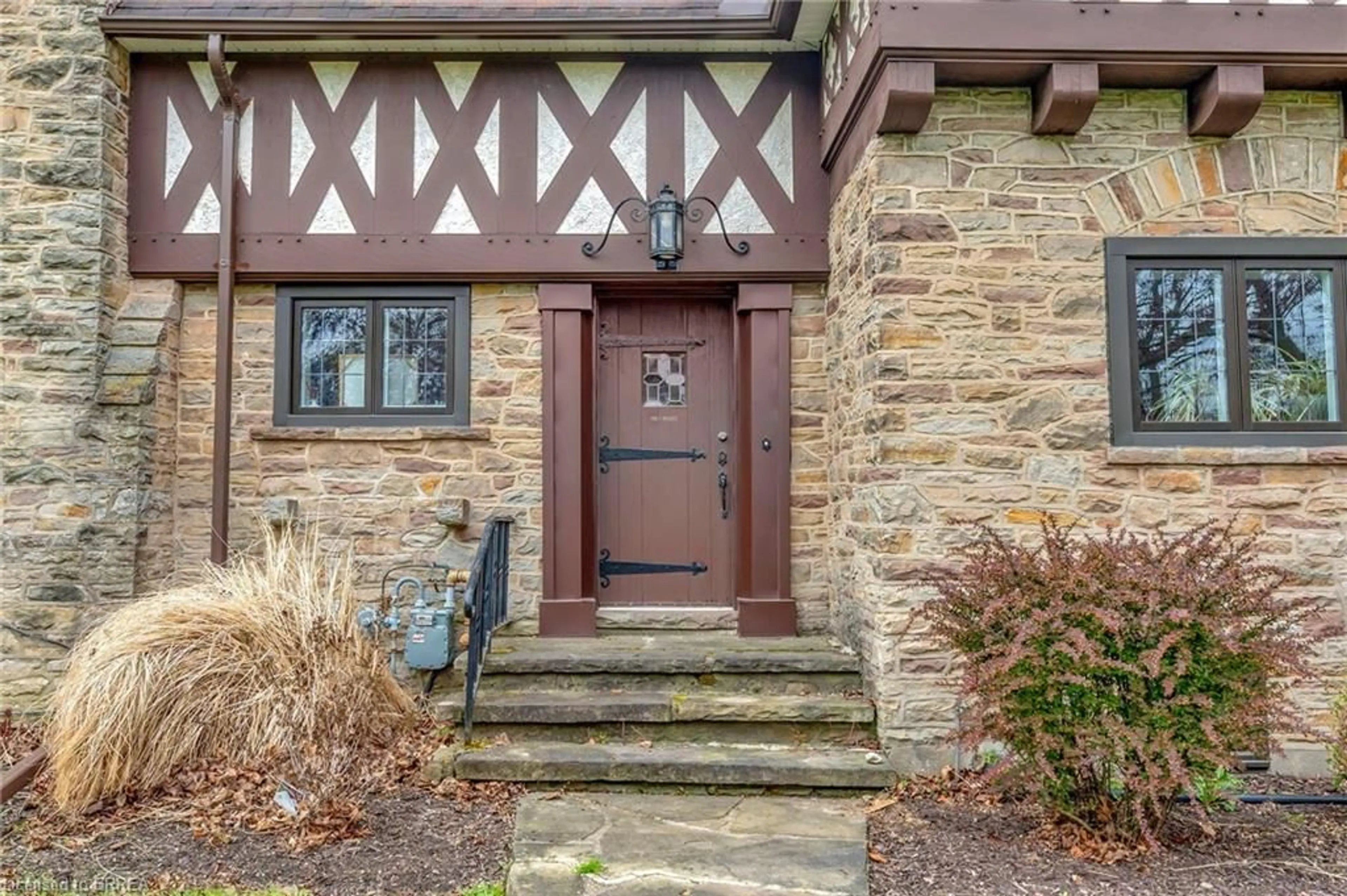 Indoor entryway for 26 Evergreen Hill Rd, Simcoe Ontario N3Y 1B8