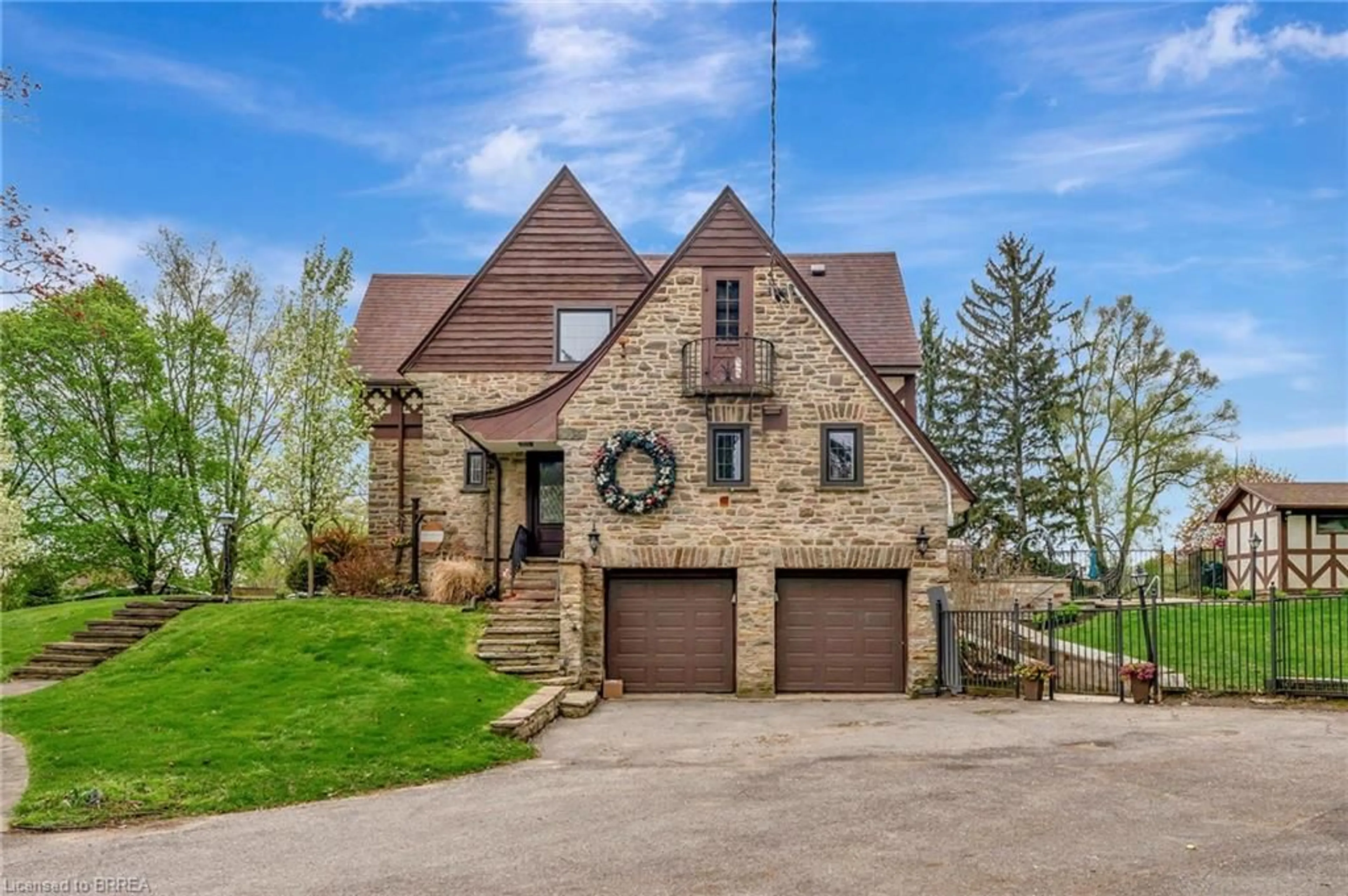 Home with brick exterior material, unknown for 26 Evergreen Hill Rd, Simcoe Ontario N3Y 1B8