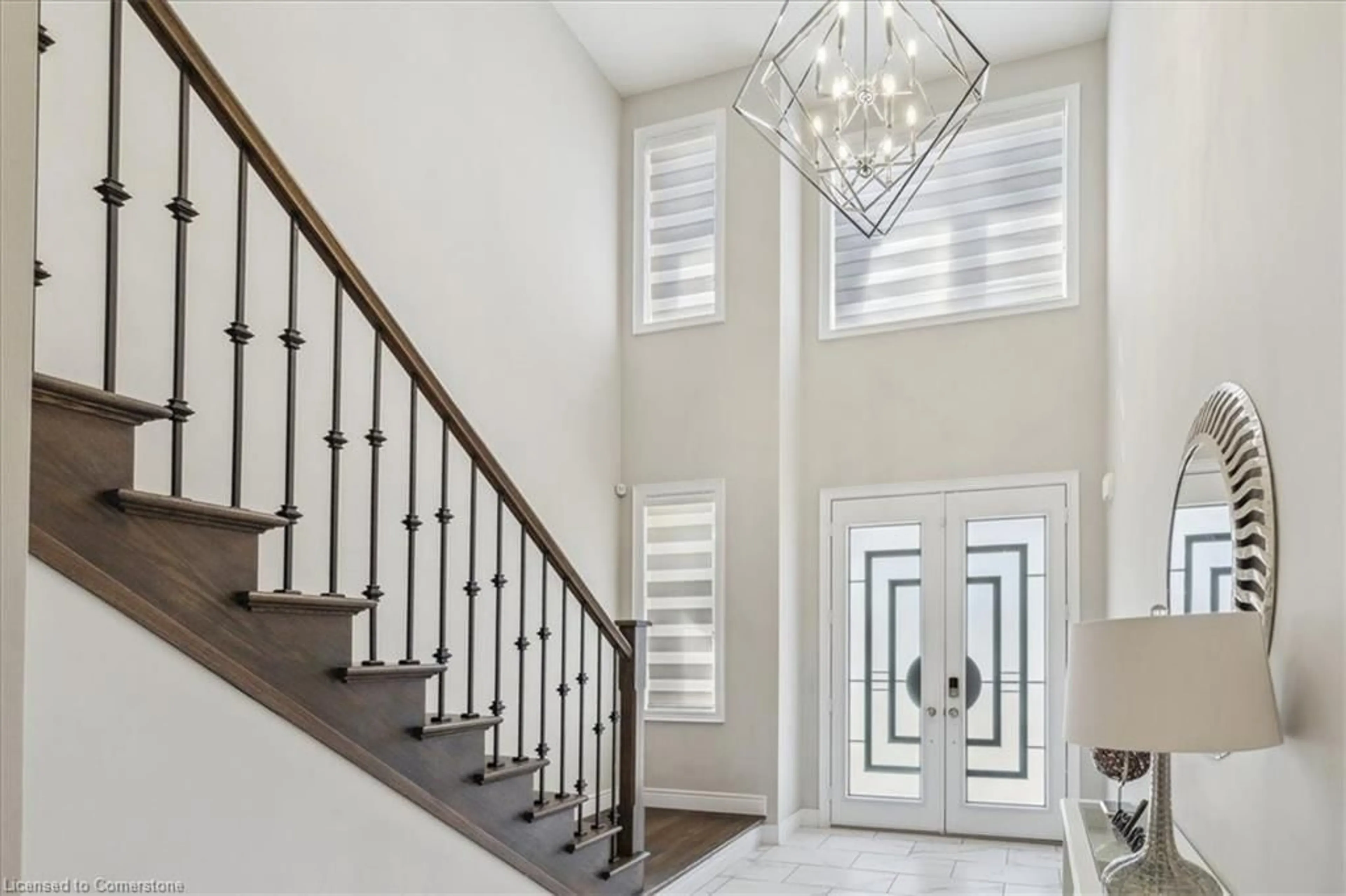 Indoor entryway for 29 Roselawn Ave, Ancaster Ontario L9G 0H9